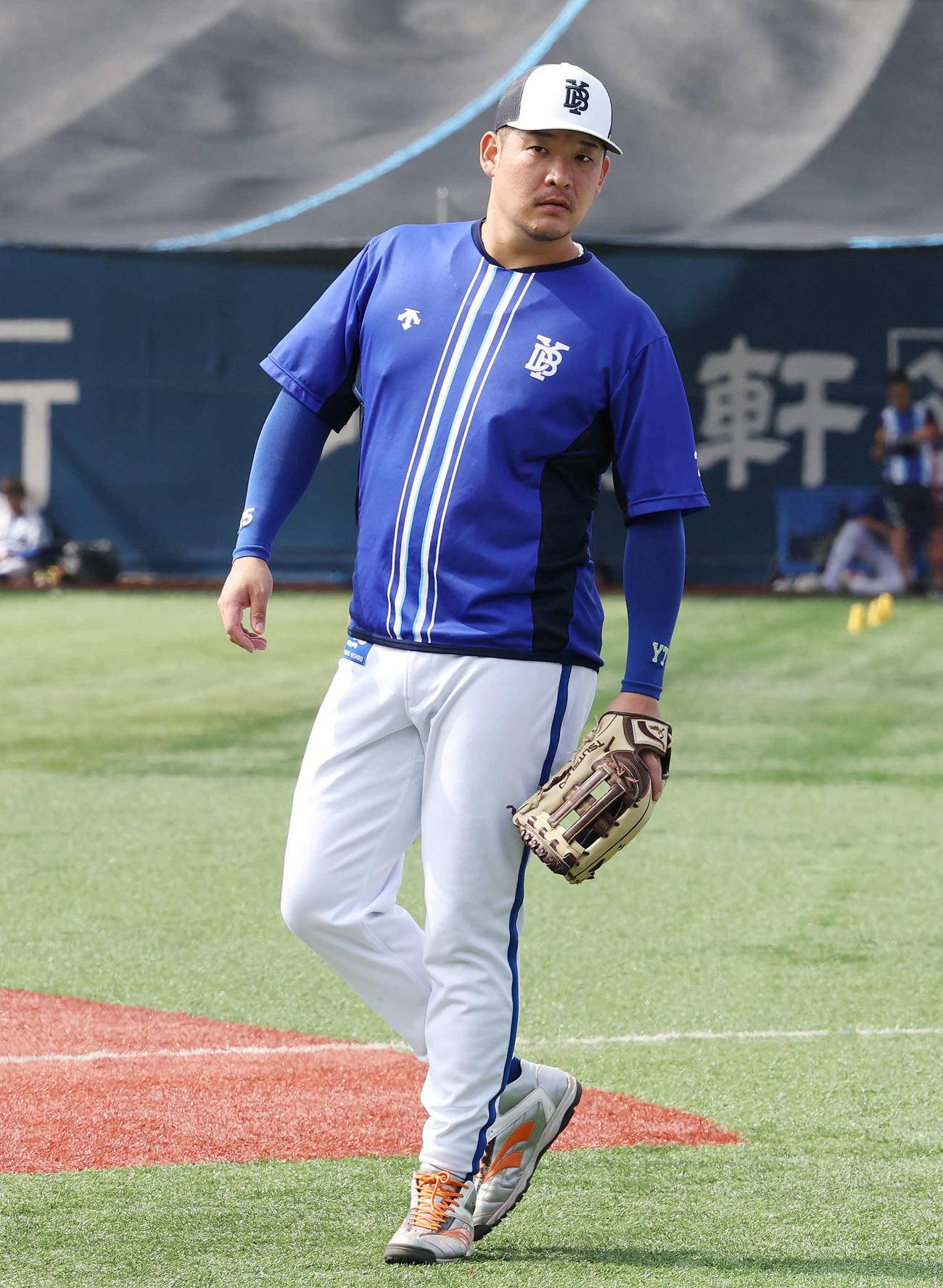 DeNA対オリックス　試合前練習を終え引き揚げるDeNA筒香（撮影・宮地輝）
