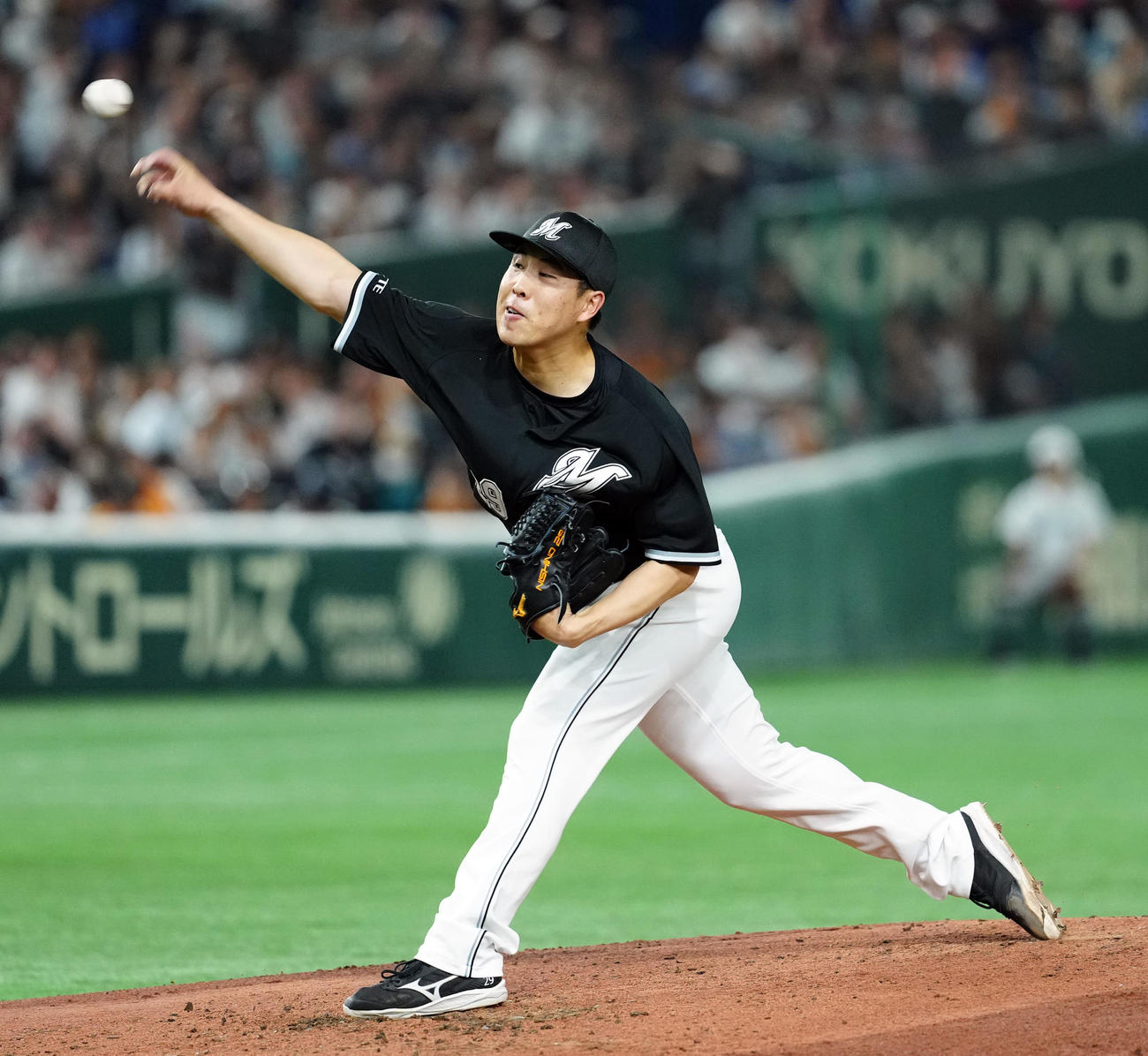 巨人対ロッテ　ロッテの先発西野（撮影・たえ見朱実）