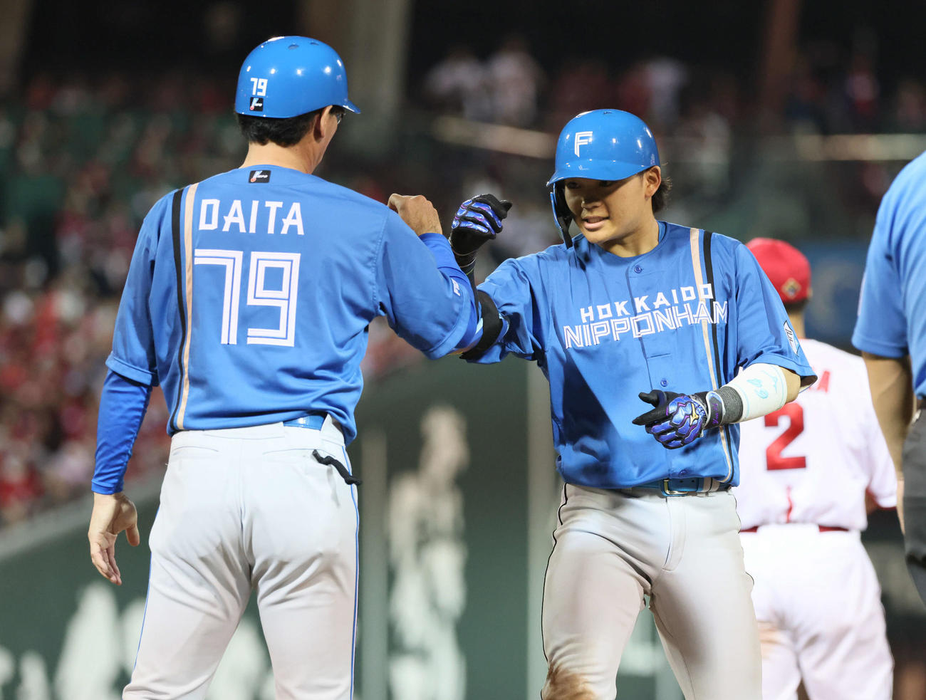 広島対日本ハム　9回表日本ハム2死、田宮は中前打を放つ（撮影・加藤孝規）