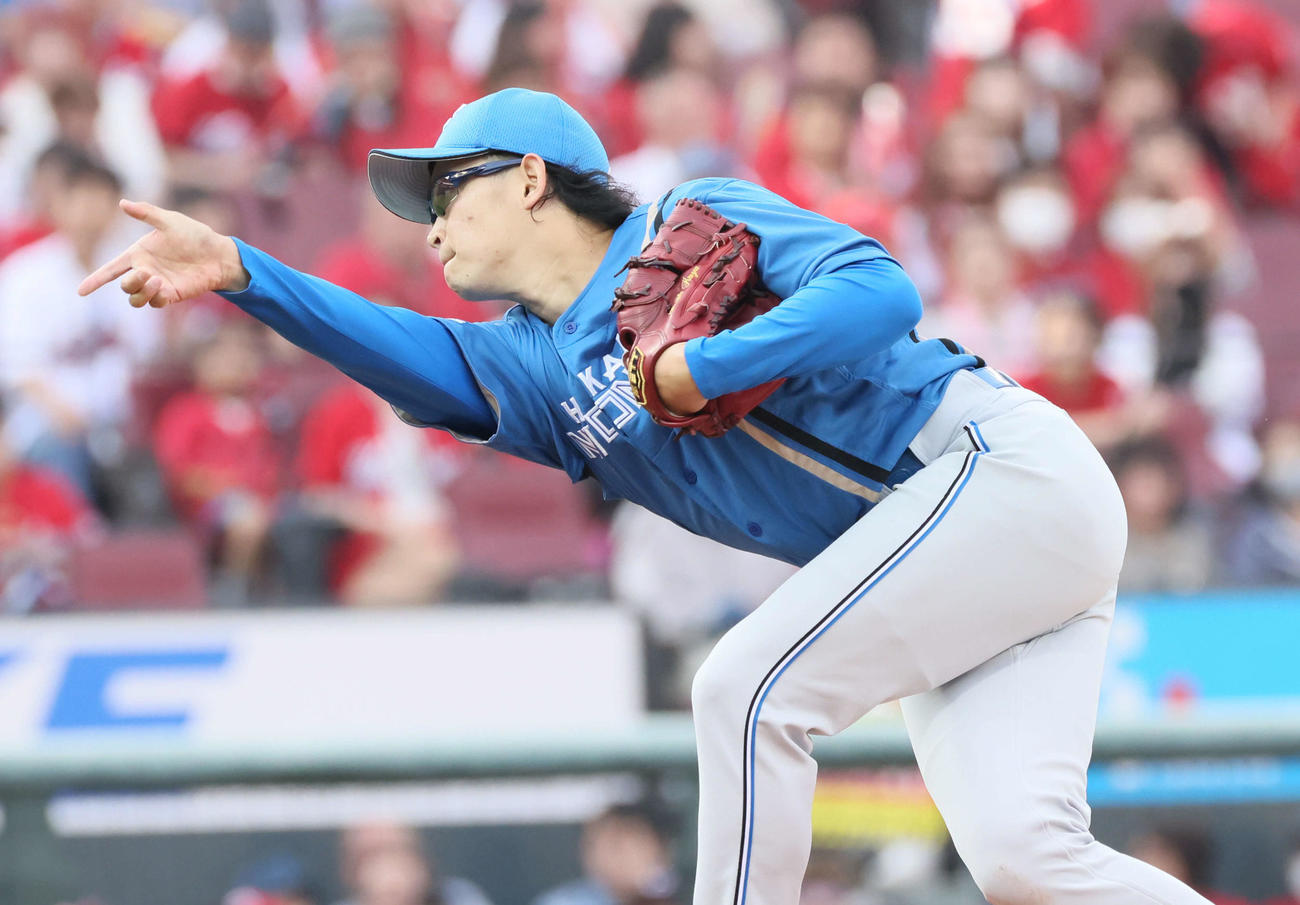 広島対日本ハム　日本ハム先発の鈴木（撮影・加藤孝規）