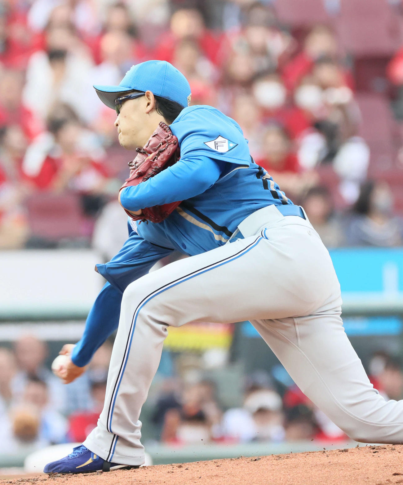 広島対日本ハム　日本ハム先発の鈴木（撮影・加藤孝規）