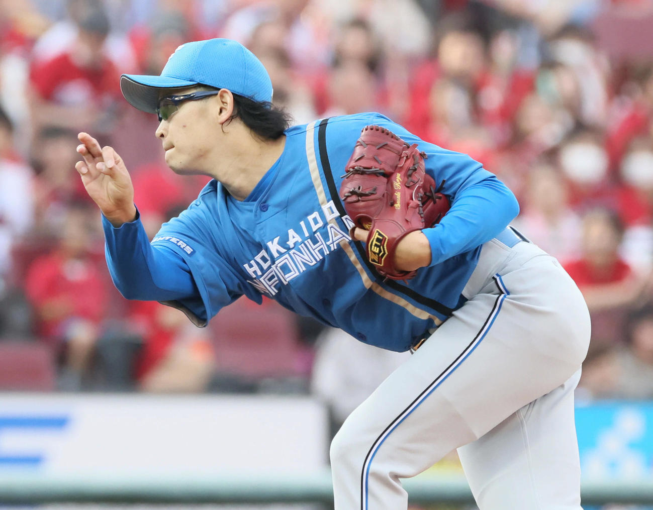 広島対日本ハム　日本ハム先発の鈴木（撮影・加藤孝規）