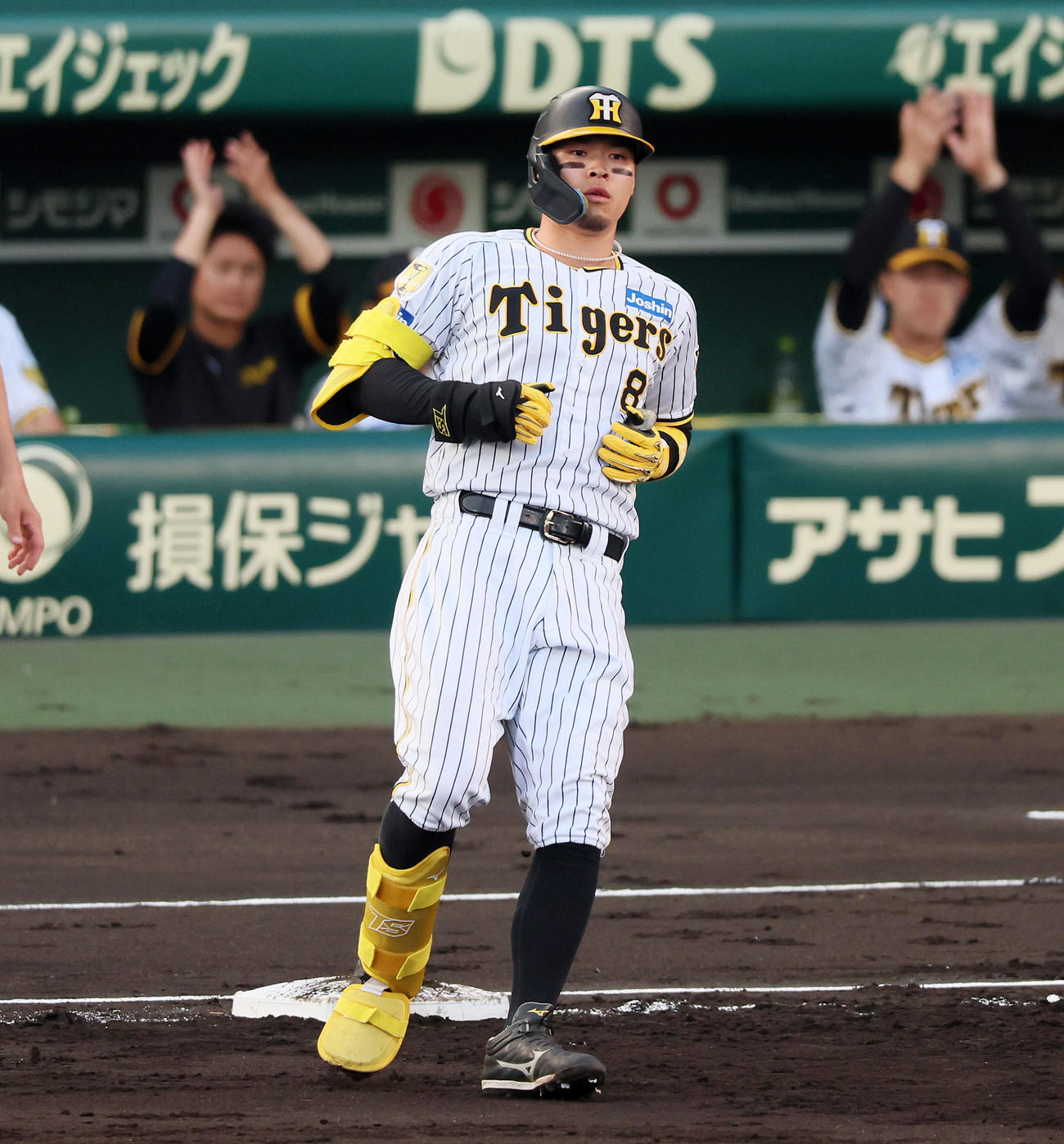 阪神対西武　2回裏阪神無死、佐藤輝は中前打を放つ（撮影・加藤哉）