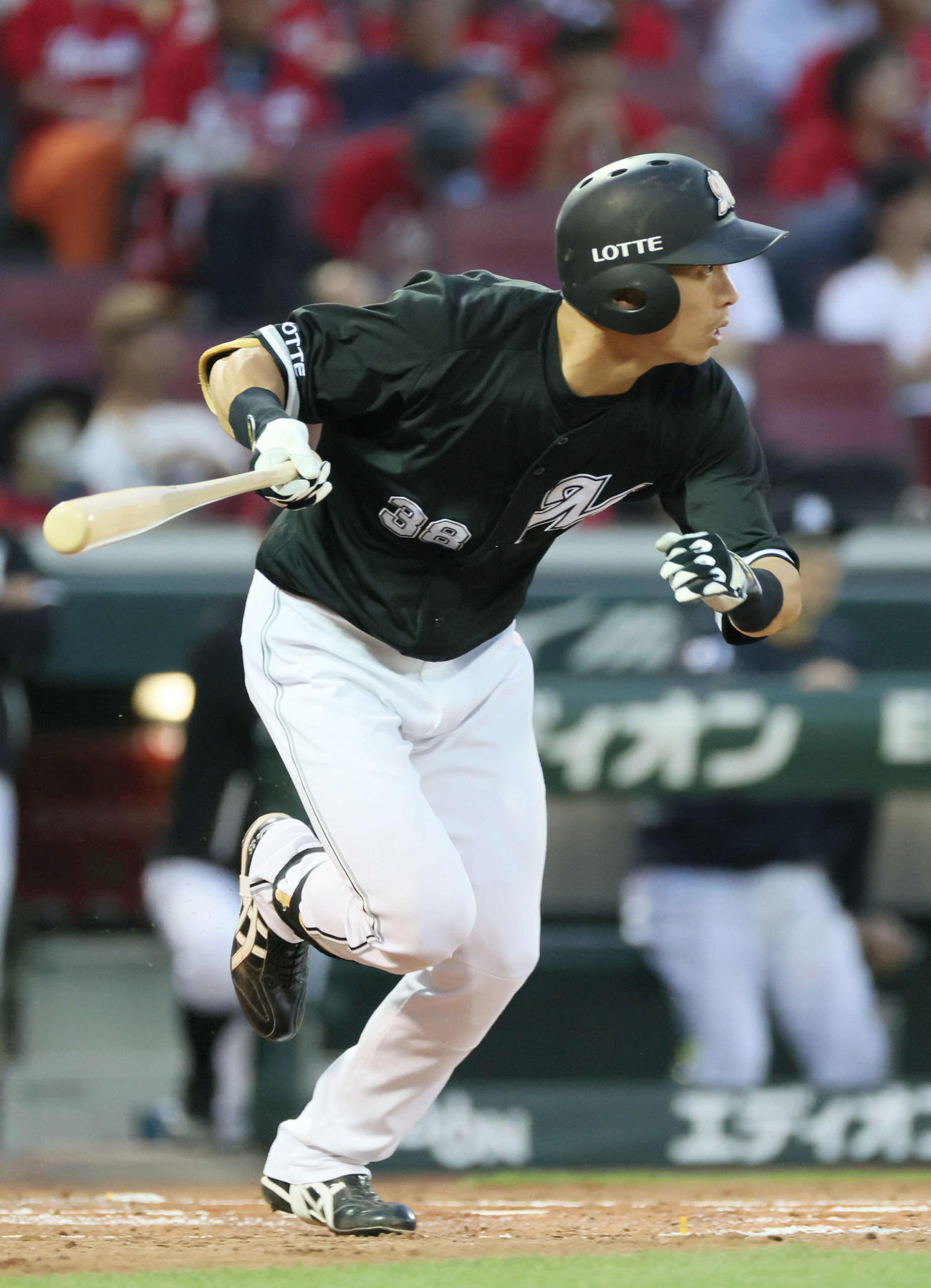 広島対ロッテ　4回表ロッテ1死、高部は遊フライ（撮影・加藤孝規）
