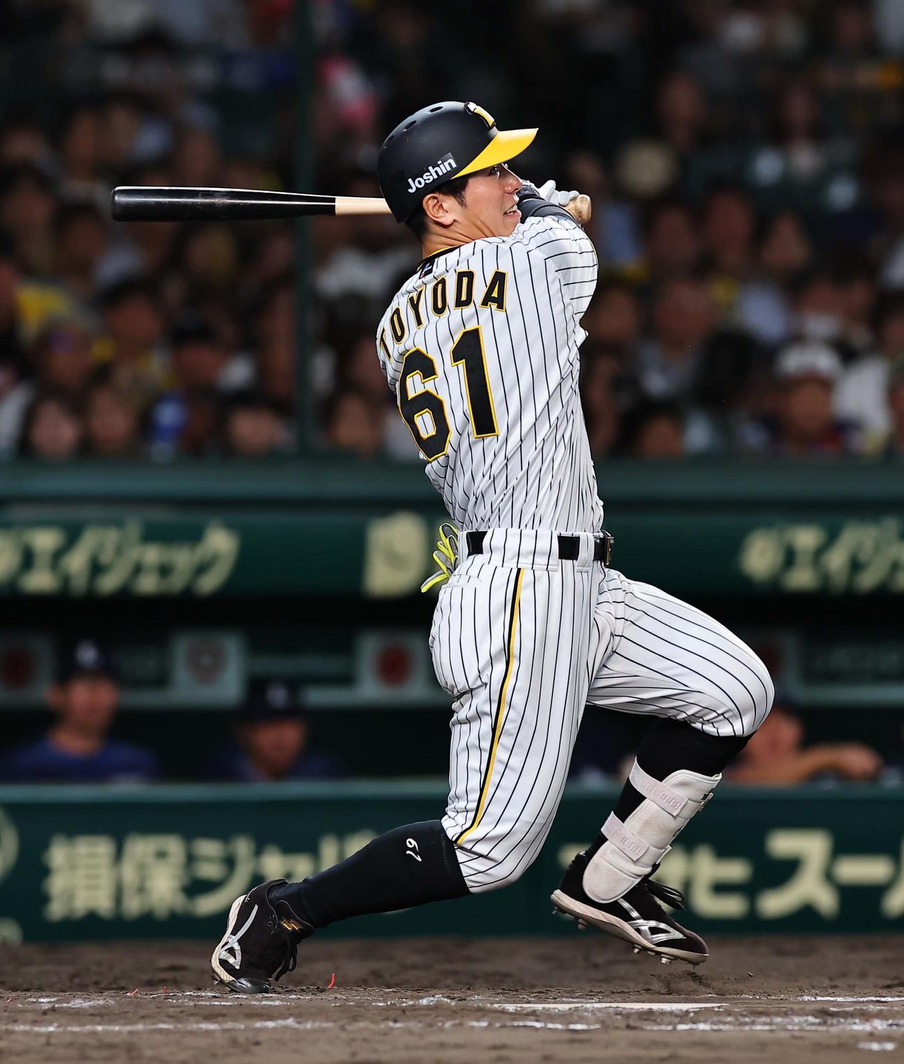 阪神対西武　8回裏阪神無死、豊田は中飛に倒れる（撮影・上田博志）