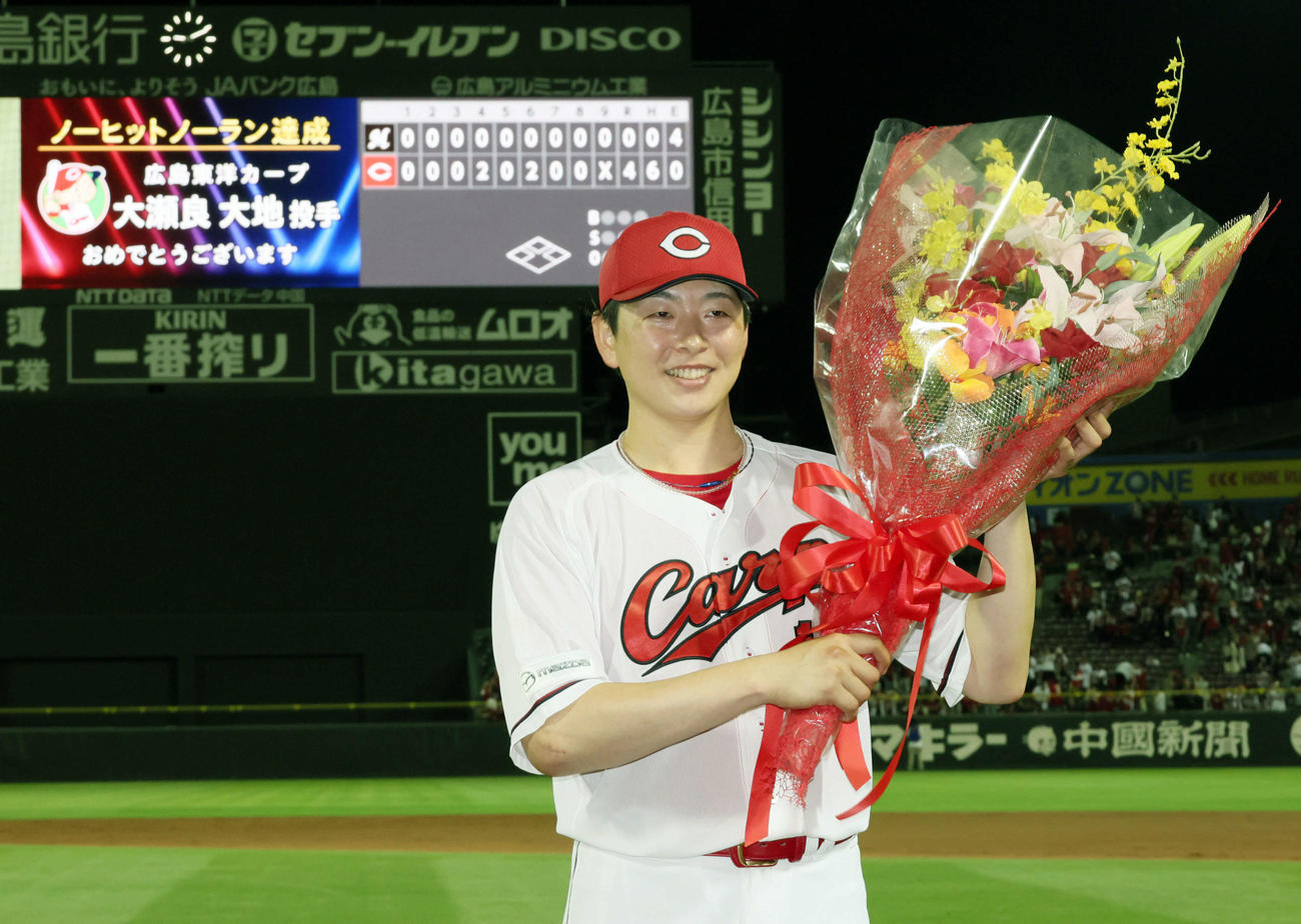 広島対ロッテ　ノーヒットノーランを達成した大瀬良（撮影・加藤孝規）