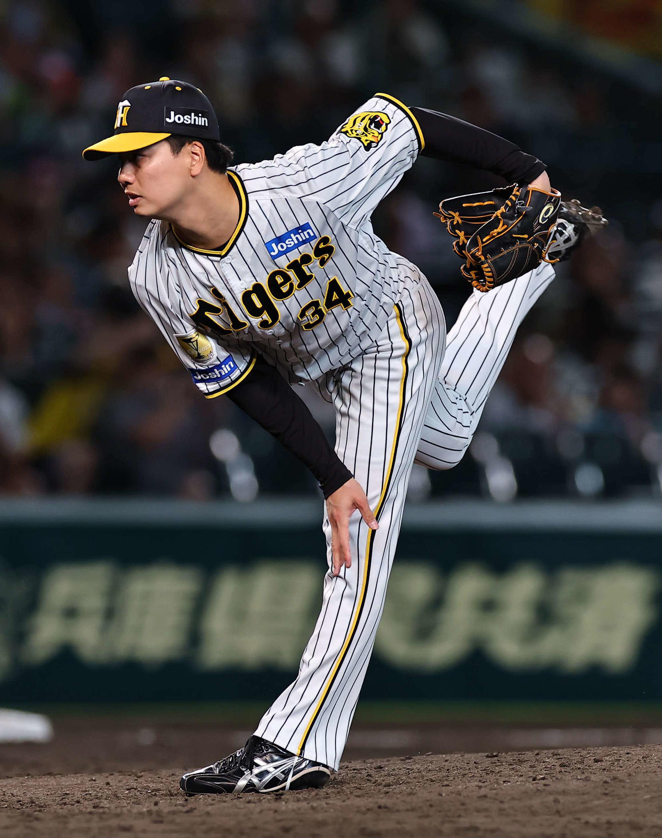 阪神対西武　阪神3番手の漆原（撮影・上田博志）