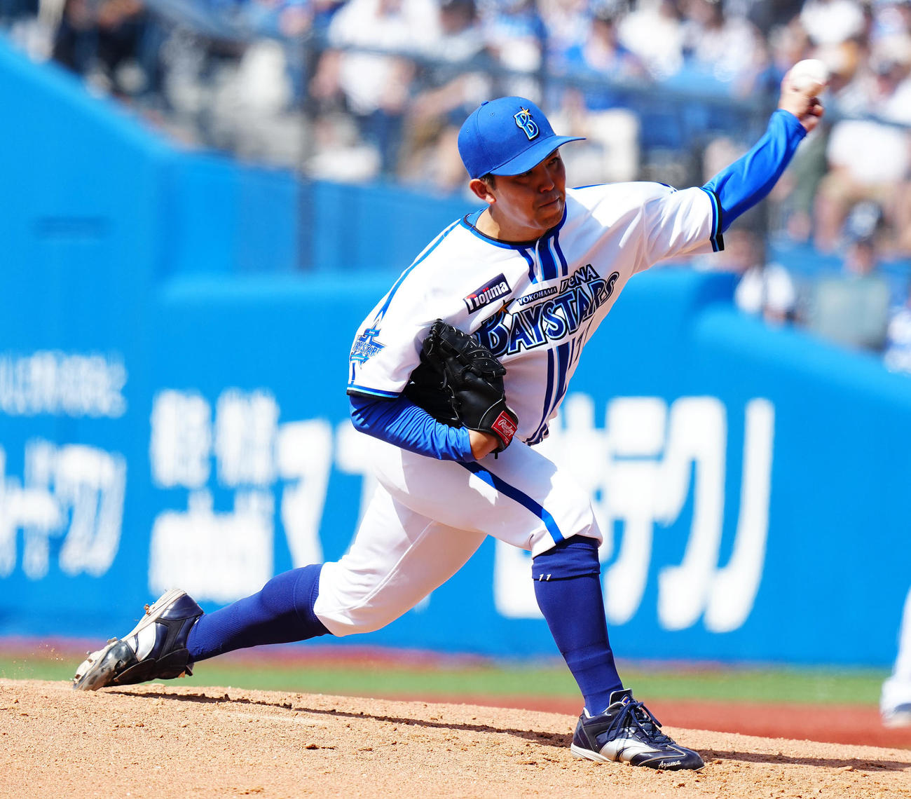 DeNA対ソフトバンク　力投するDeNA先発の東（撮影・垰建太）