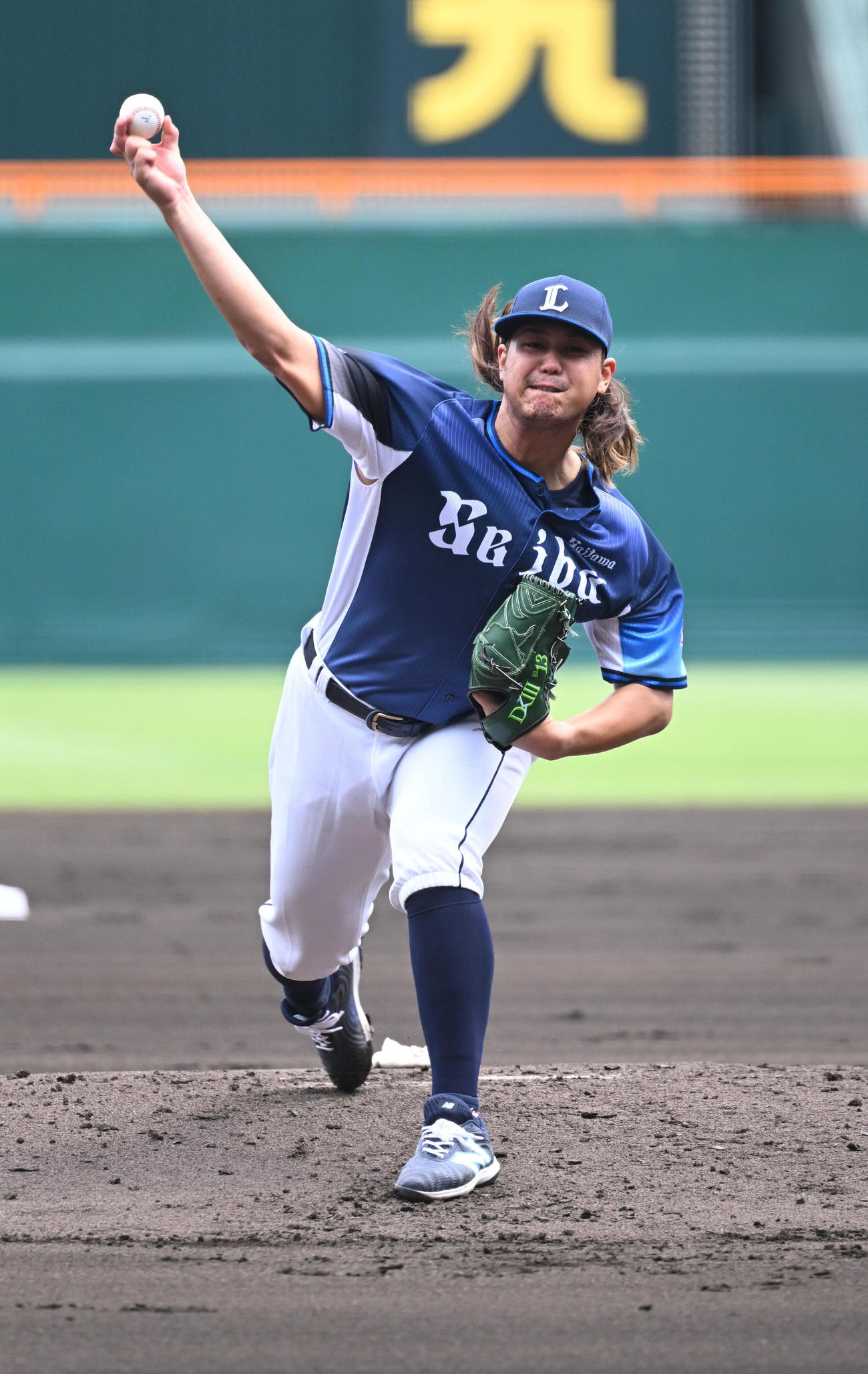 阪神対西武　先発する西武高橋（撮影・和賀正仁）