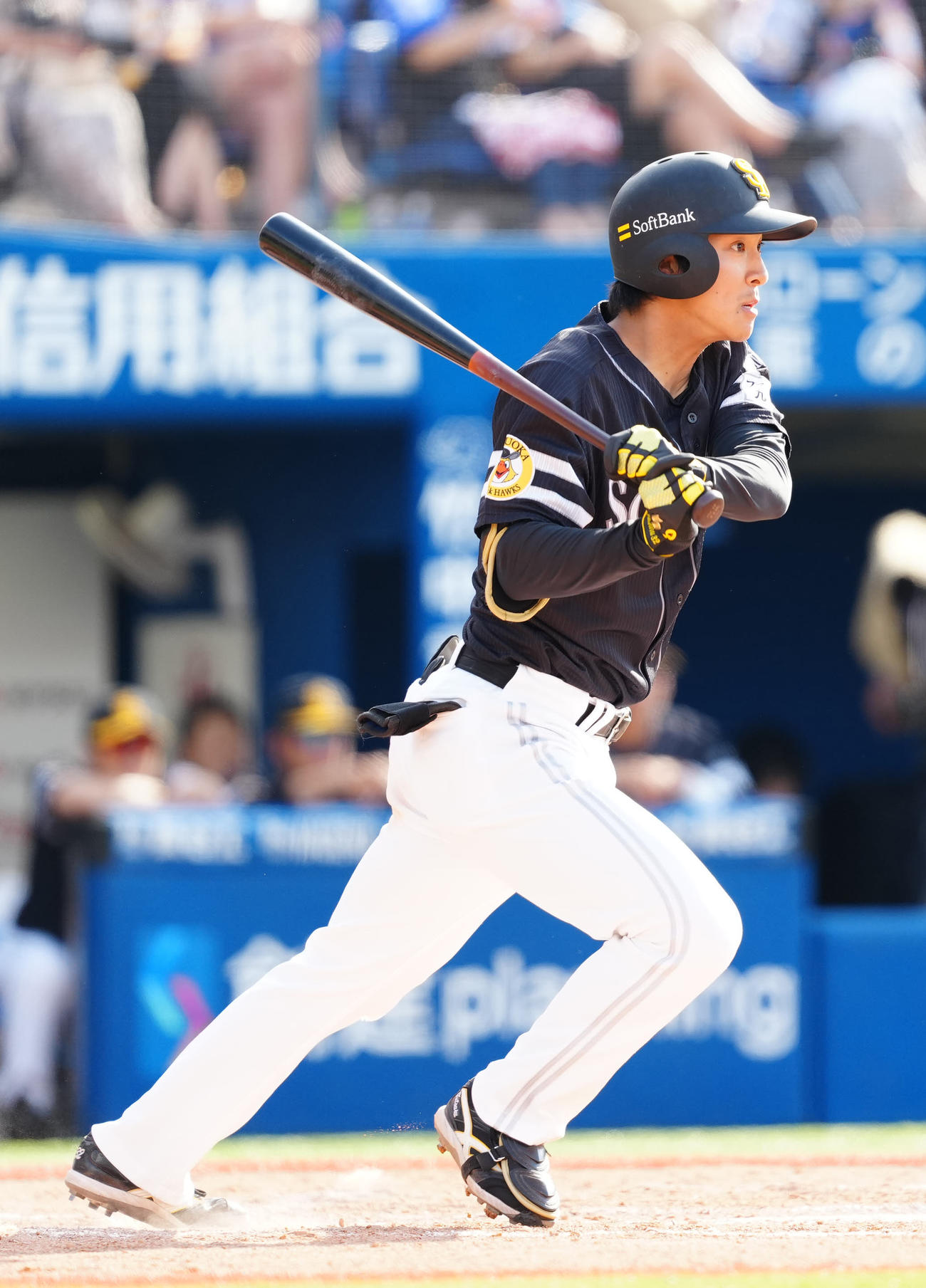 DeNA対ソフトバンク　8回表ソフトバンク1死一塁、右前打を放つ柳町（撮影・江口和貴）