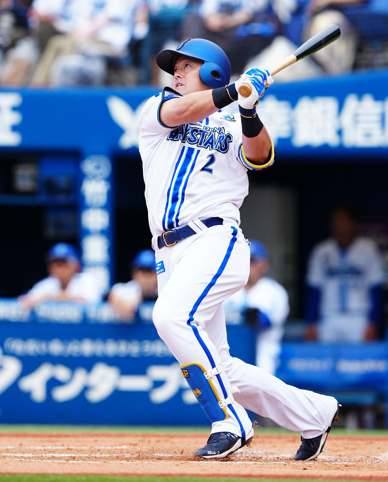 DeNA対ソフトバンク　1回裏DeNA無死満塁、左越え満塁本塁打を放つ牧（撮影・垰建太）