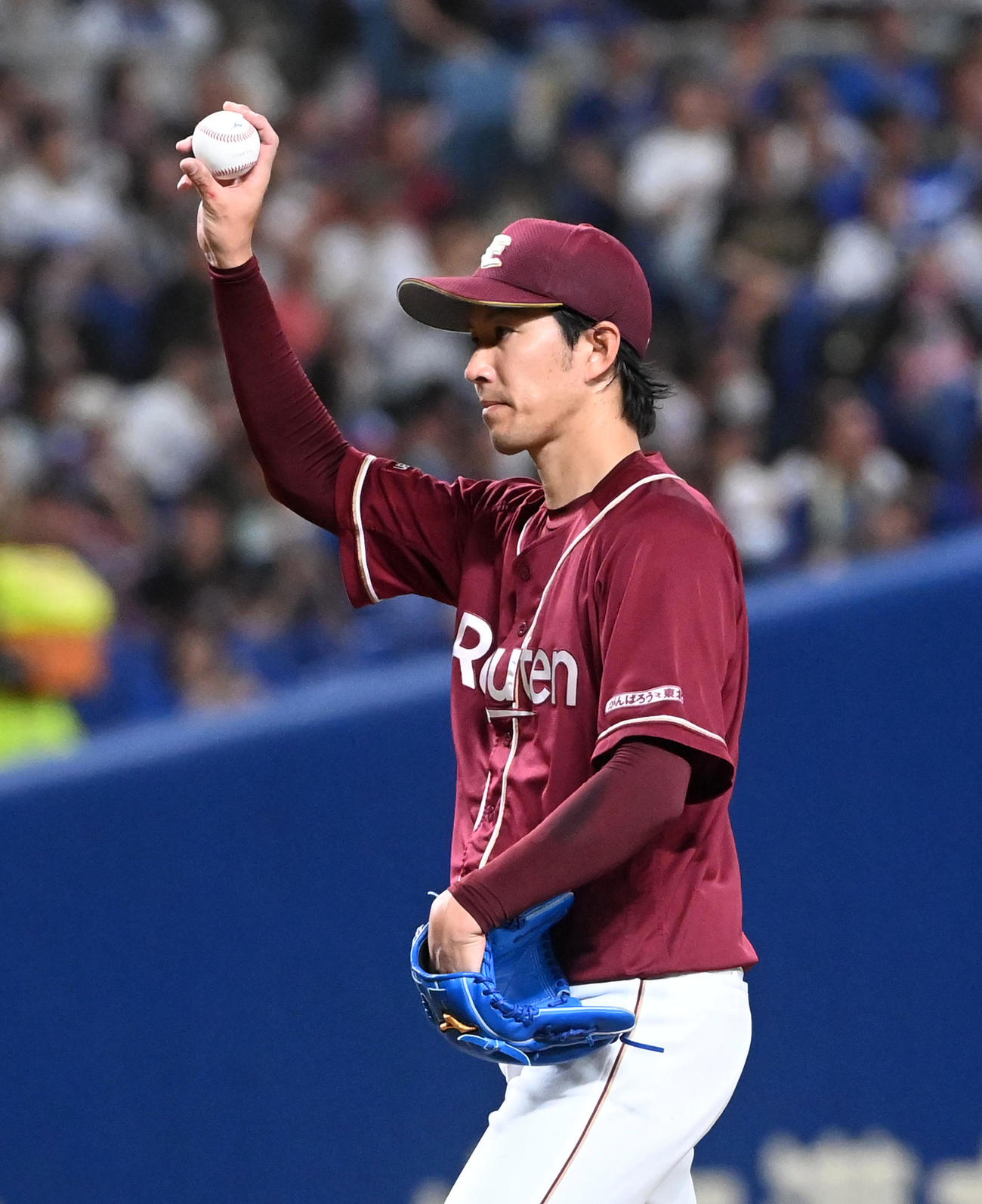 中日対楽天　4回裏中日2死二塁、カリステに左適時二塁打を打たれがっくりする岸（撮影・前岡正明）