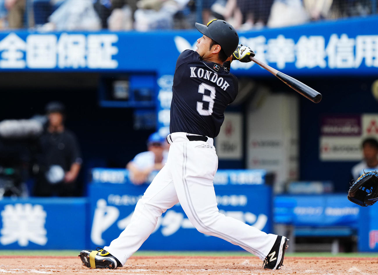 DeNA対ソフトバンク　4回表ソフトバンク無死、通算4000打数とする中飛に倒れる近藤（撮影・垰建太）