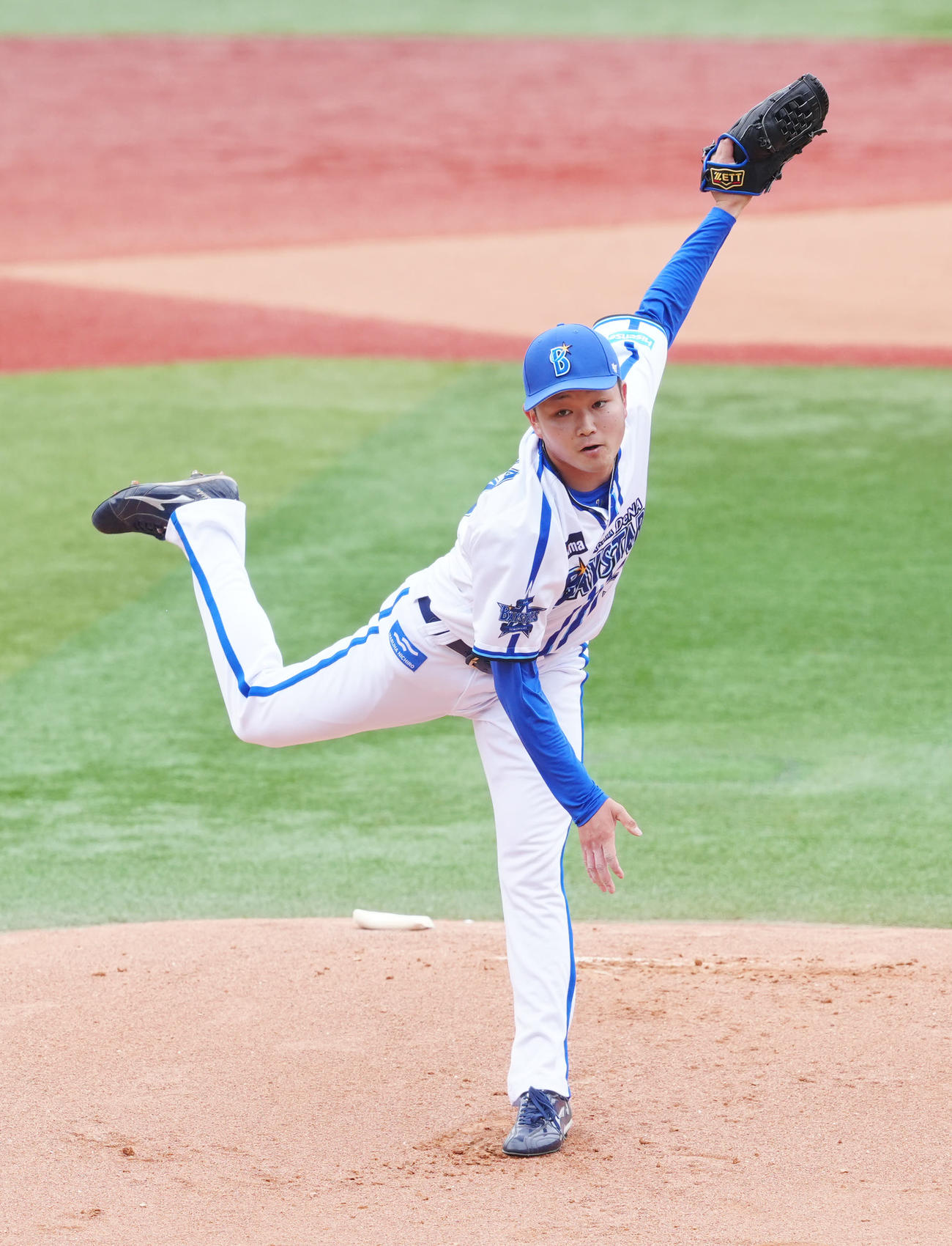DeNA対ソフトバンク　力投するDeNA先発の石田裕（撮影・江口和貴）