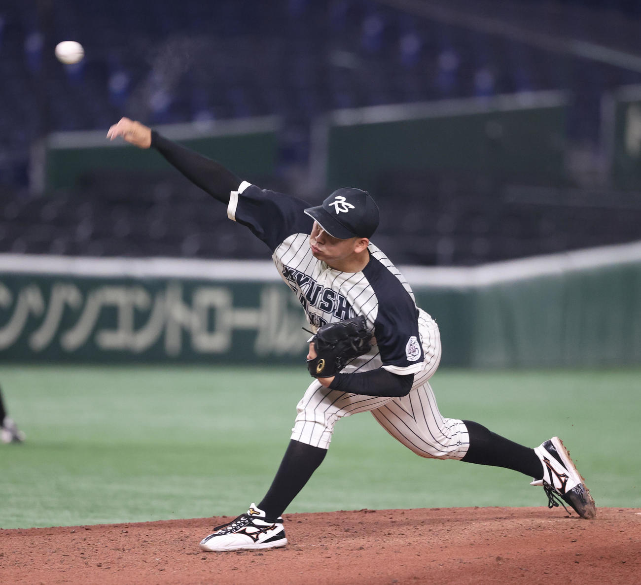 九産大対福岡大　先発した九産大・水崎（撮影・柴田隆二）