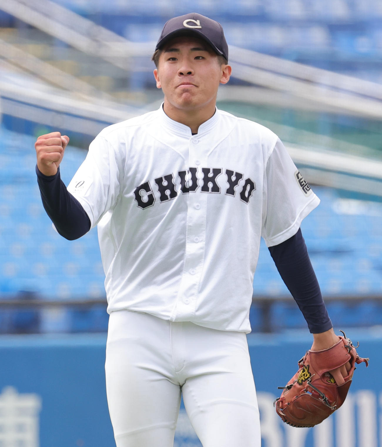 中京大対日本文理大　完封勝利を挙げガッツポーズの中京大・高木（撮影・野上伸悟）