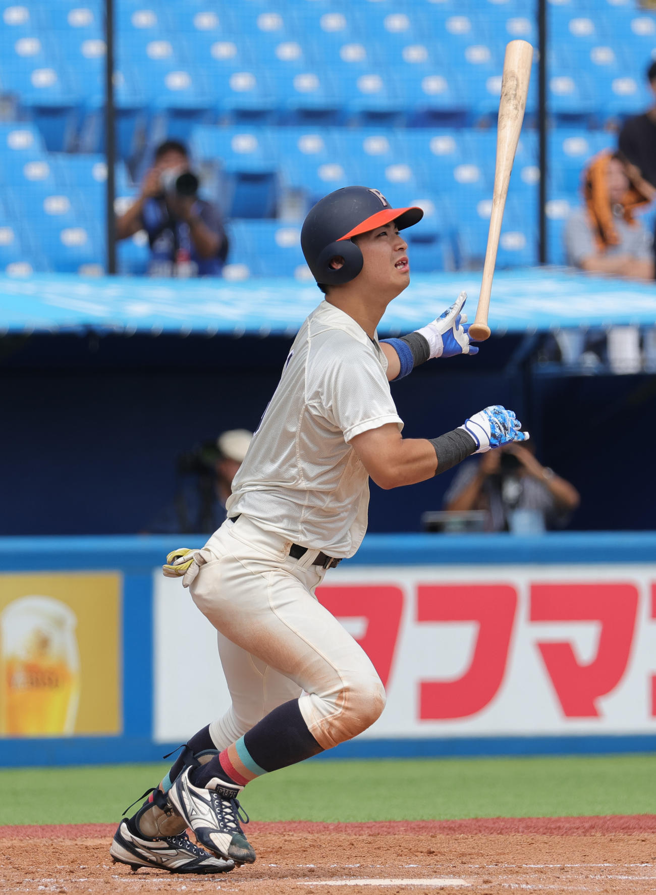 福井工大対桐蔭横浜大　4回表福井工大1死一塁、右越え2点本塁打を放つ大西（撮影・野上伸悟）
