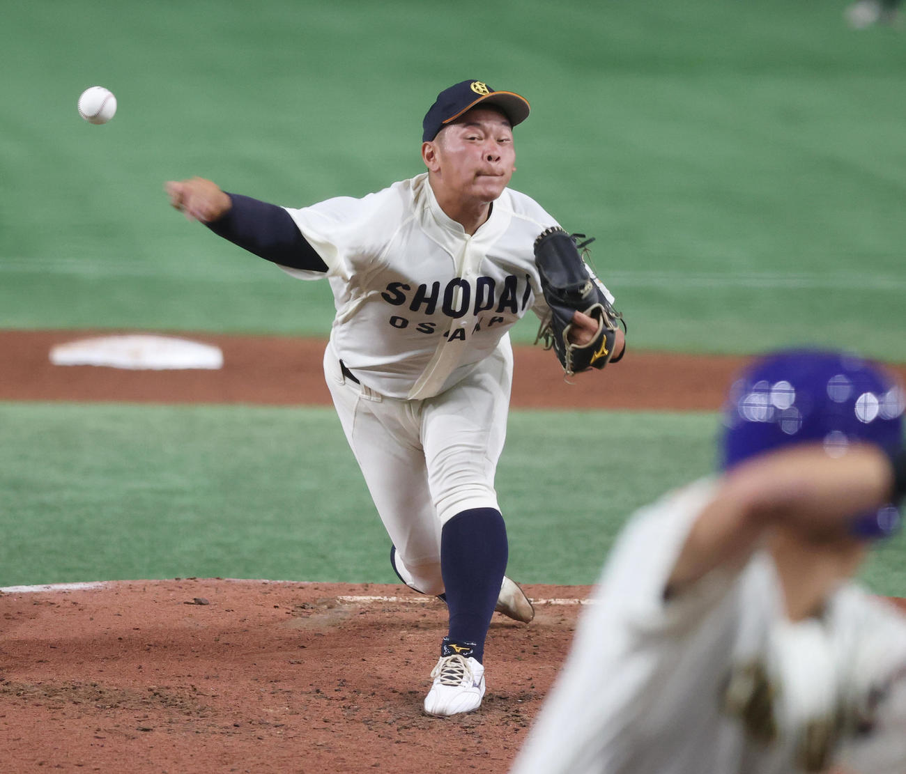 中央学院大対大商大　好投する大商大・鈴木（撮影・柴田隆二）
