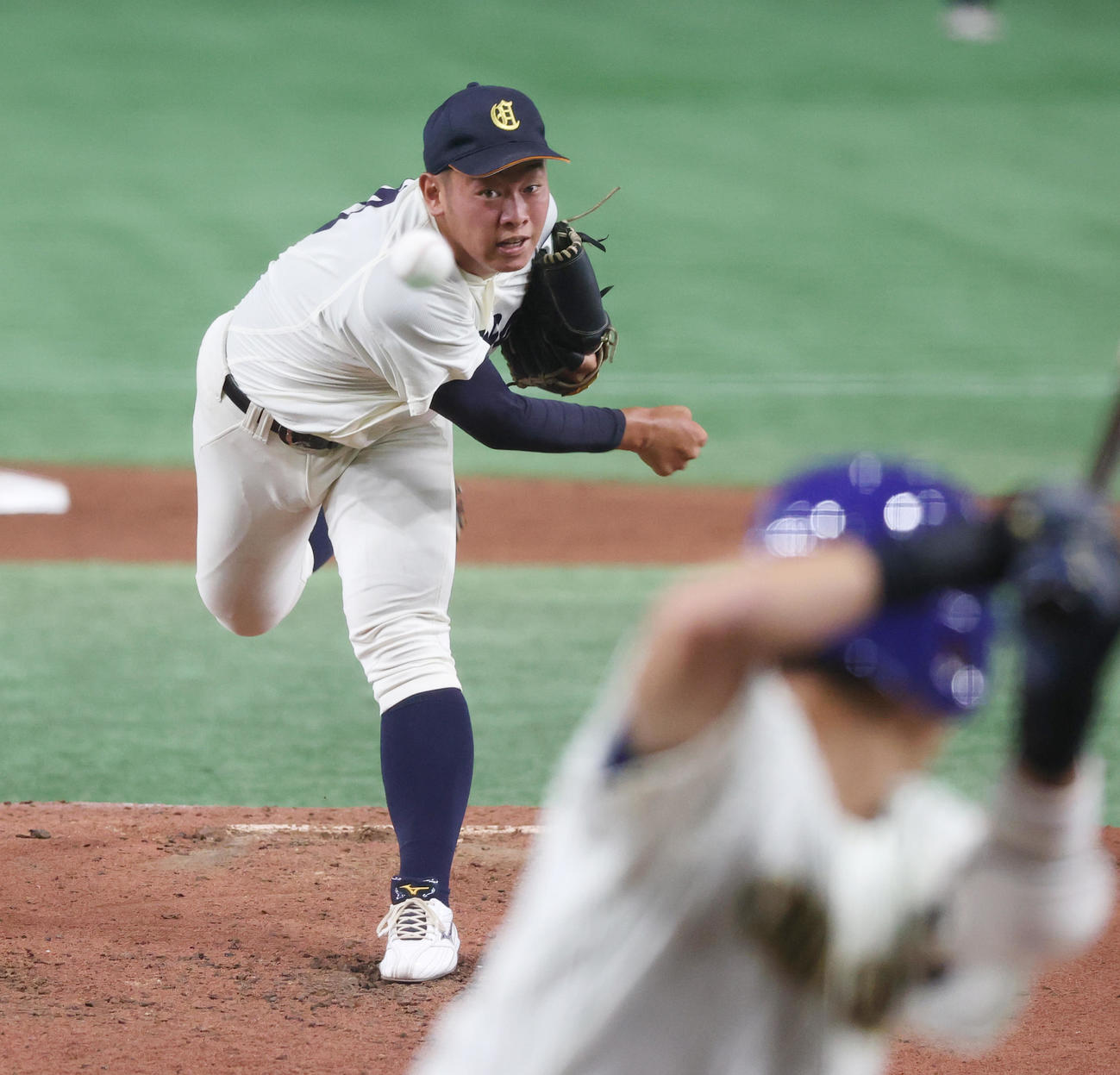 中央学院大対大商大　好投する大商大・鈴木（撮影・柴田隆二）