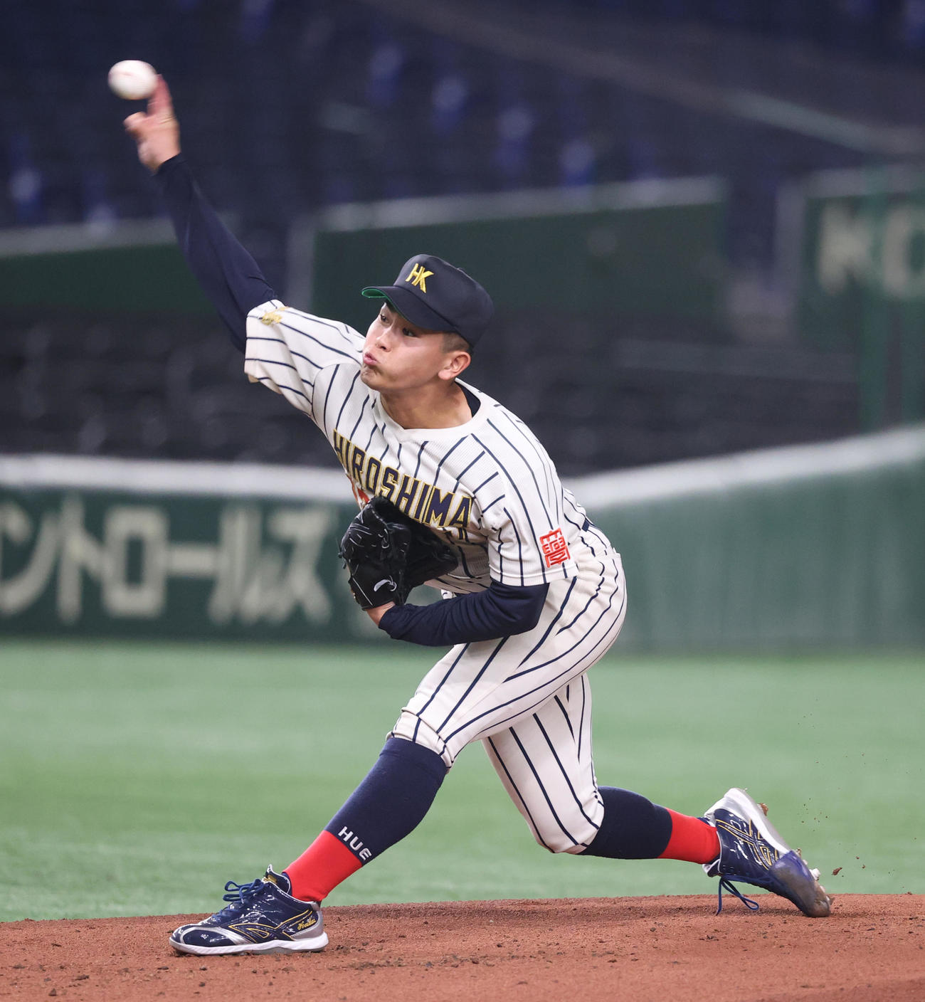 広島経大対和歌山大　先発した広島経大・安岡（撮影・柴田隆二）