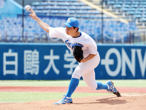 福井工大対青学大　力投する青学大先発の中西（撮影・鈴木正人）