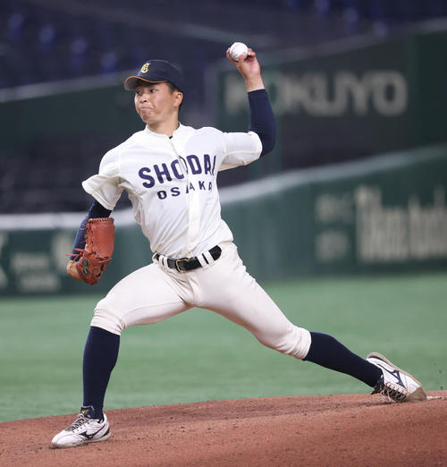 早大対大商大　先発した大商大・星野（撮影・柴田隆二）