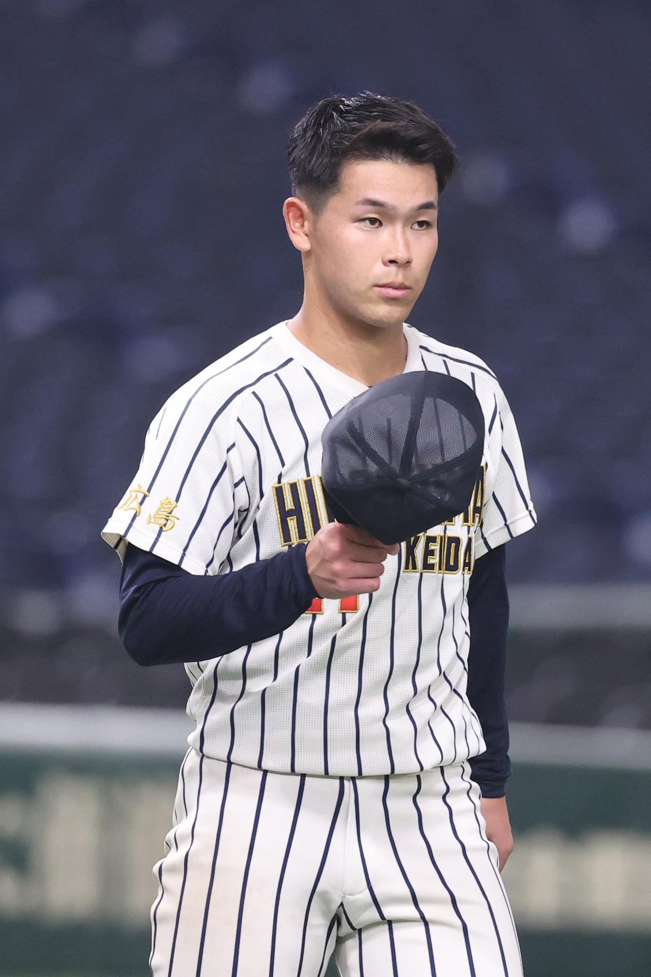 広島経大対和歌山大　試合後、あいさつする広島経大・安岡拳児（撮影・柴田隆二）