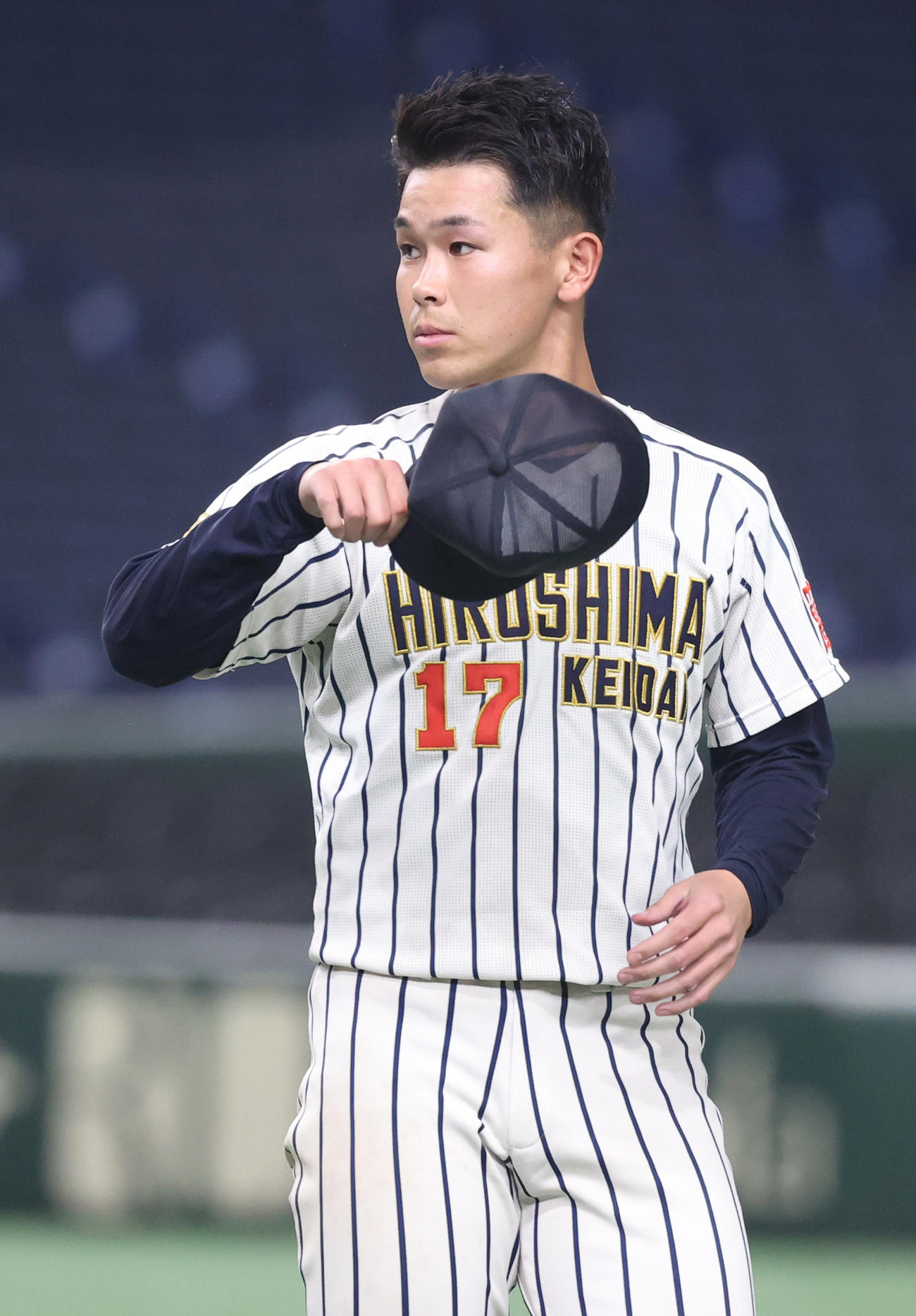 広島経大対和歌山大　試合後、あいさつする広島経大・安岡拳児（撮影・柴田隆二）