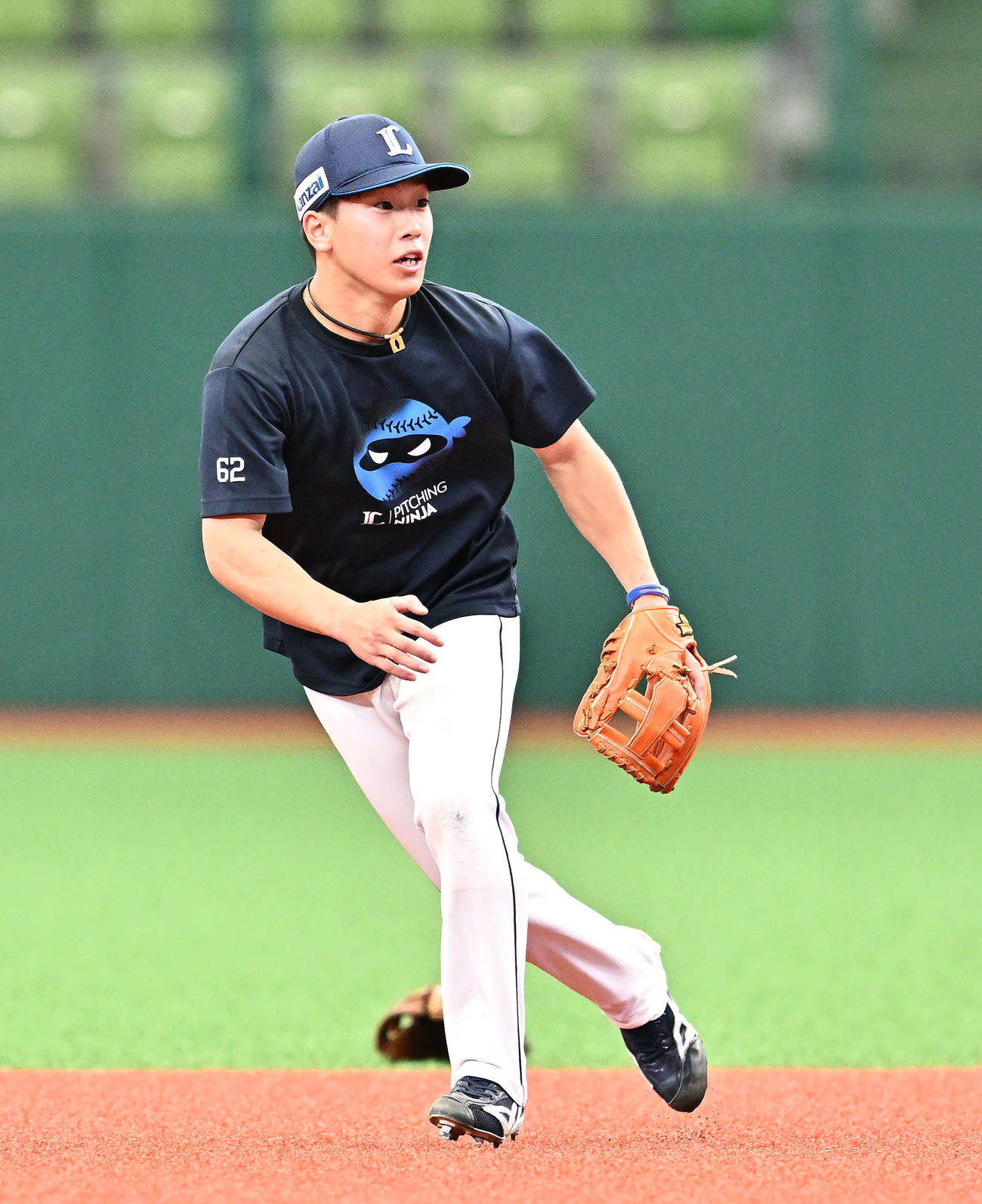 西武対広島　試合前練習する西武滝沢（撮影・滝沢徹郎）