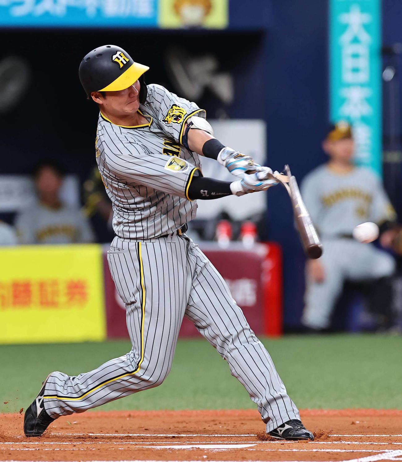 オリックス対阪神　2回表阪神無死、渡辺は中前打を放つ（撮影・上田博志）