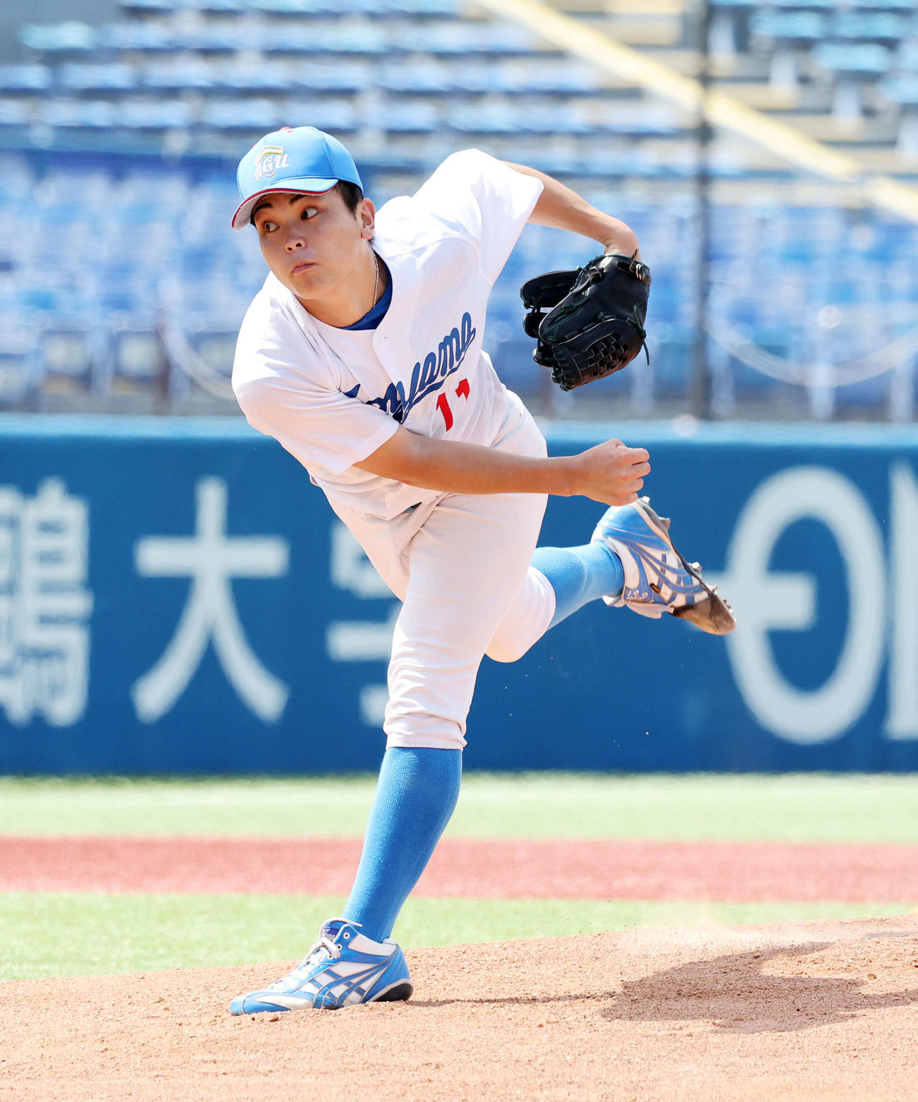 福井工大対青学大　力投する青学大先発の中西（撮影・鈴木正人）