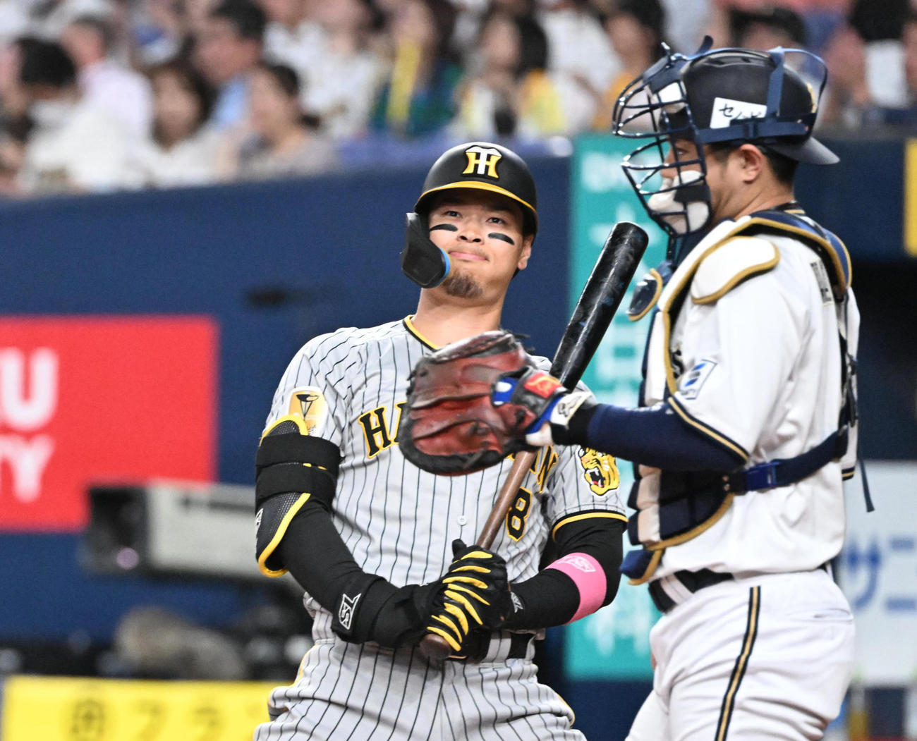 オリックス対阪神　2回表阪神無死一塁、見逃し三振に倒れる佐藤輝（撮影・和賀正仁）