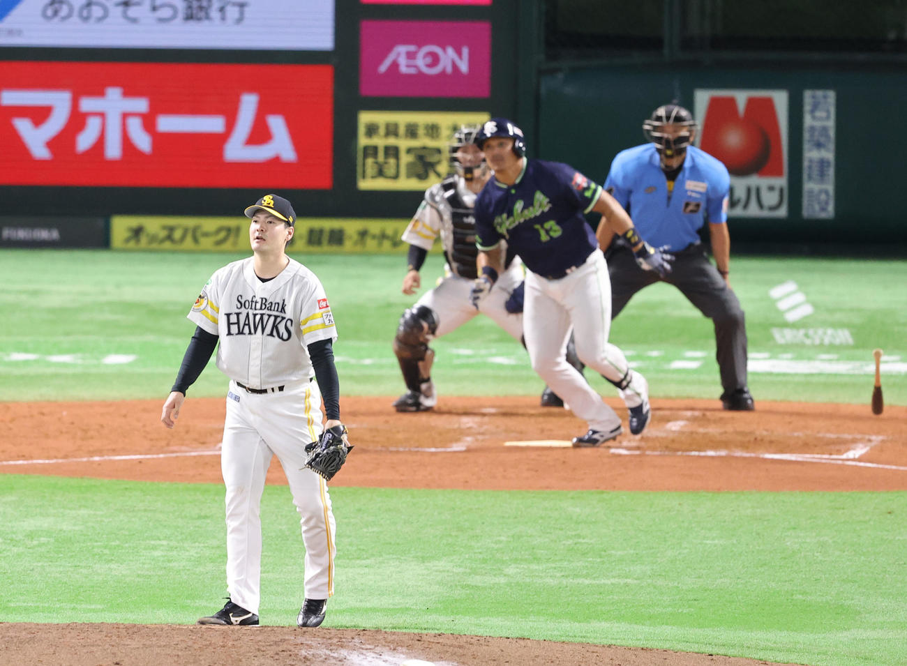 ソフトバンク対ヤクルト　4回表ヤクルト2死満塁、オスナに先制となる右前2点適時打を浴びた有原（撮影・梅根麻紀）