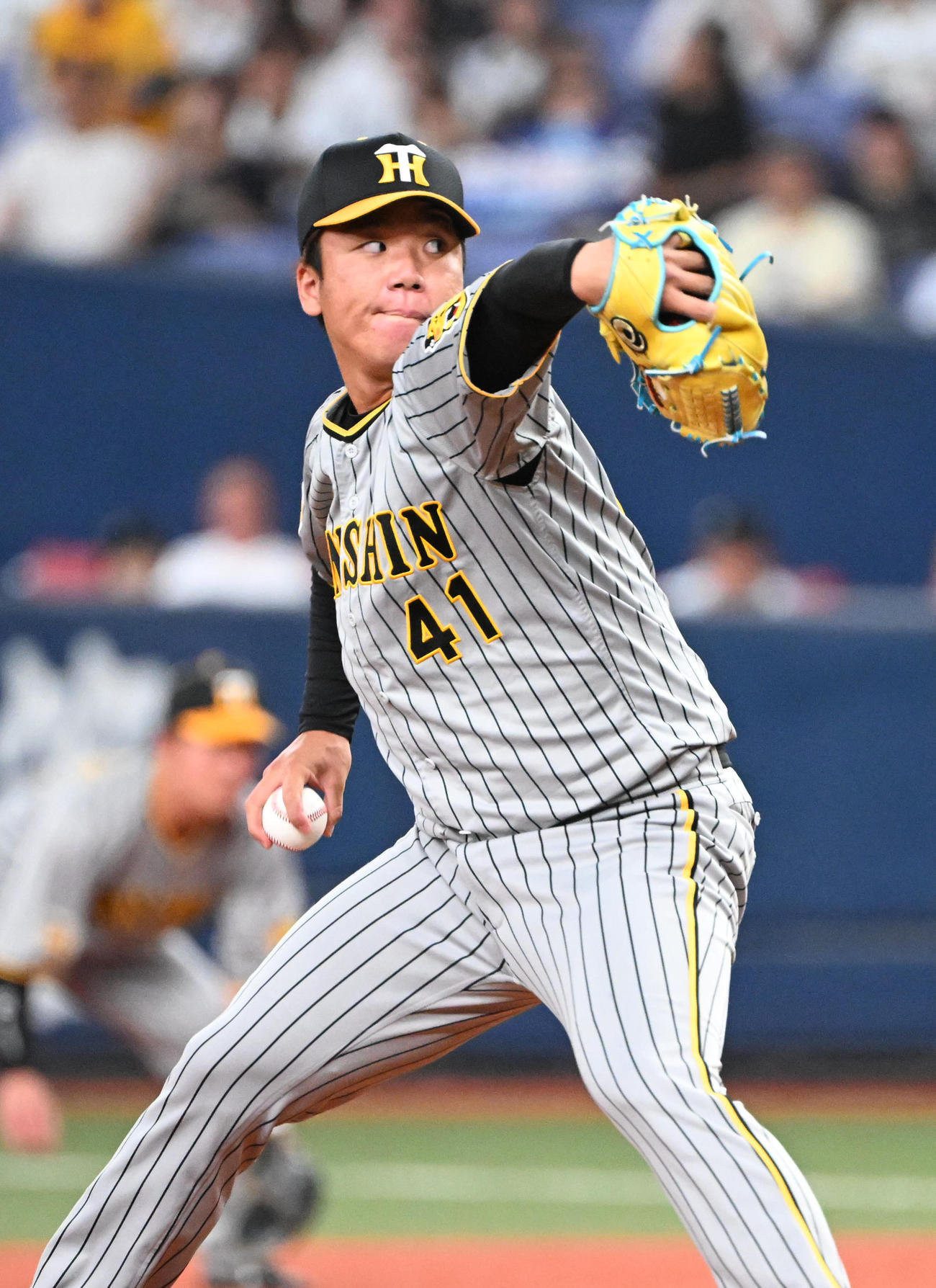 オリックス対阪神　力投する阪神先発の村上（撮影・和賀正仁）