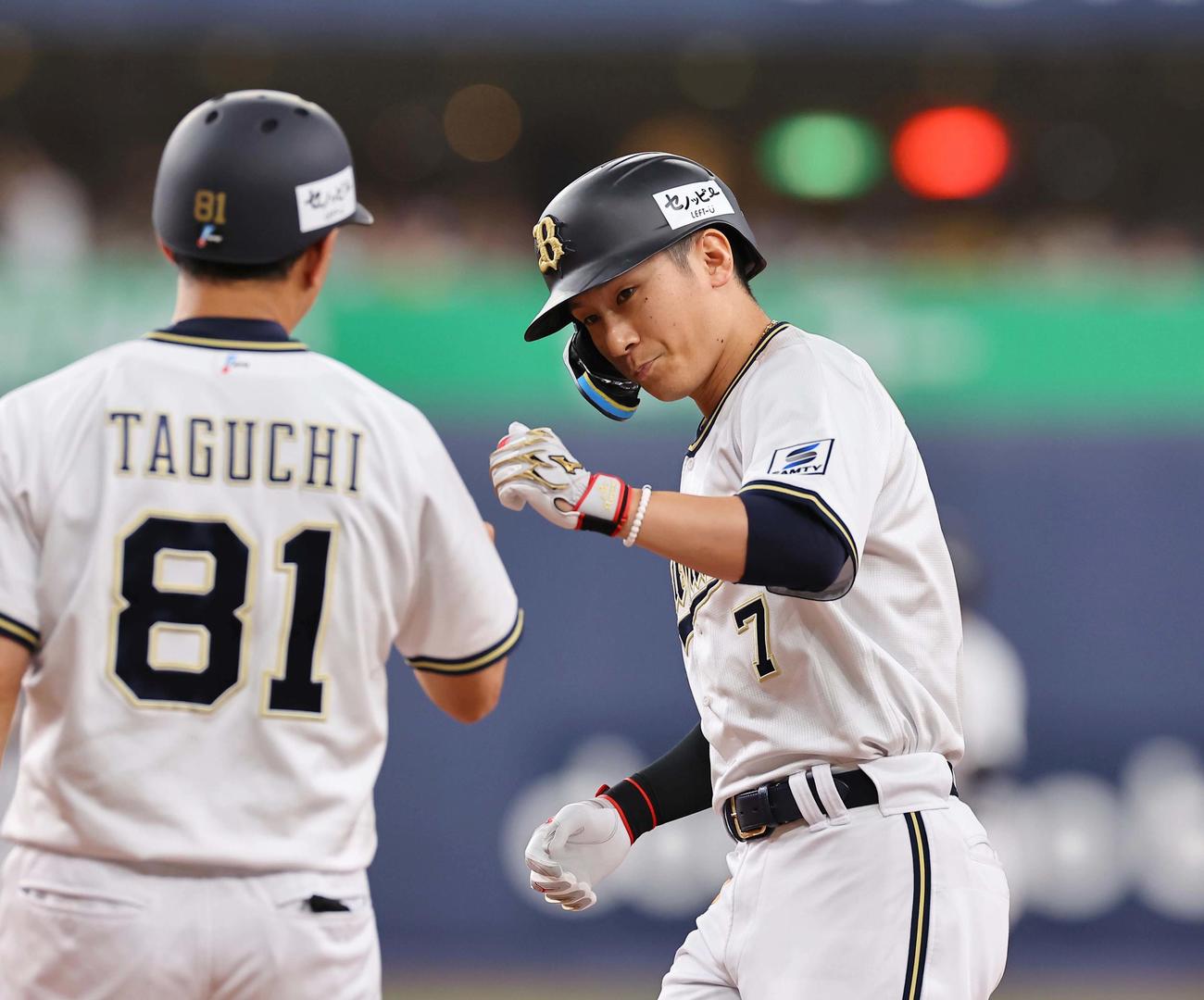 オリックス対阪神　6回裏オリックス1死一、三塁、西川は右前に適時打を放つ（撮影・上田博志）