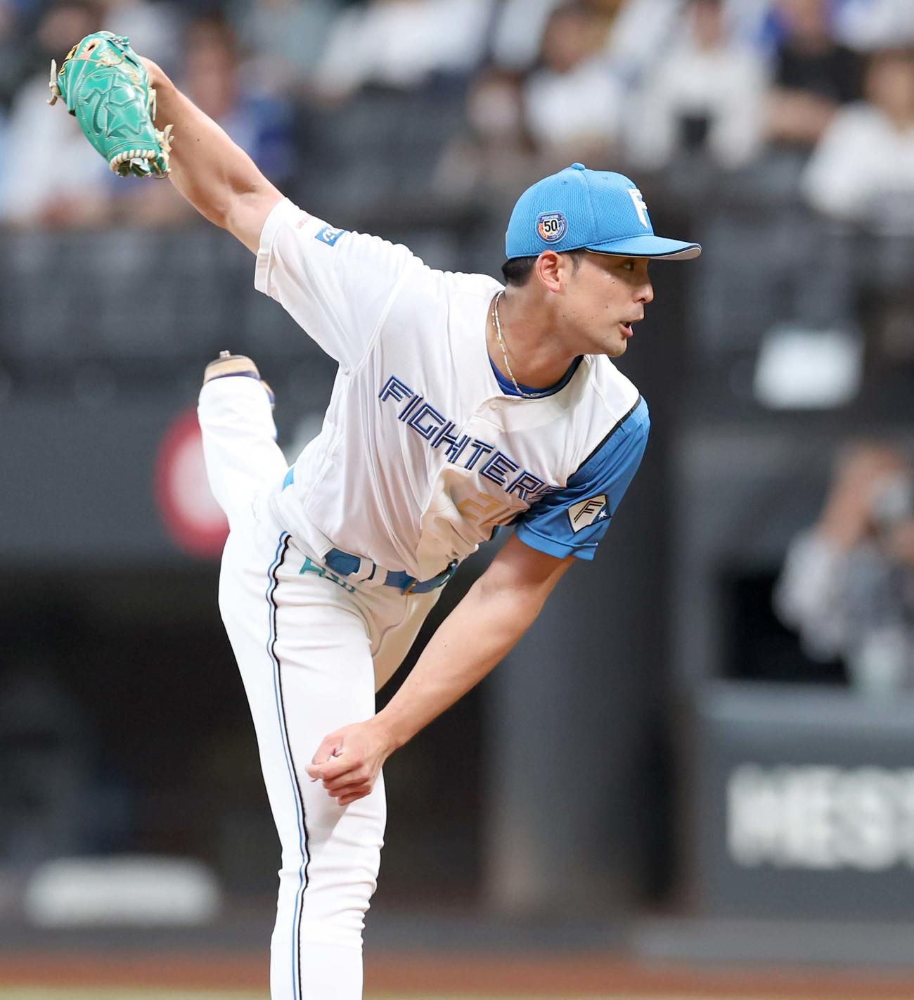 日本ハム対中日　日本ハム先発の上原（撮影・黒川智章）