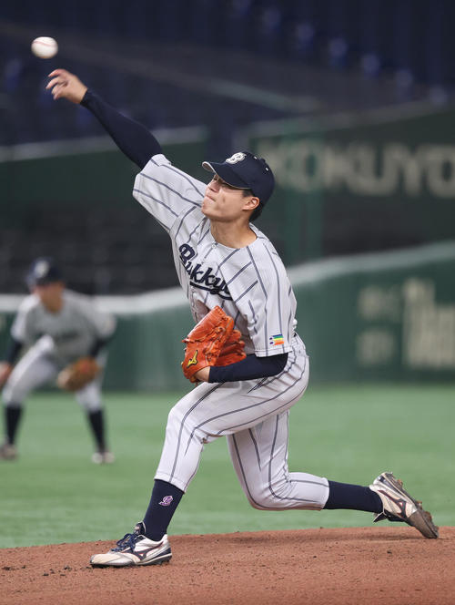 上武大対佛教大 先発した佛教大・合木(撮影・柴田隆二)