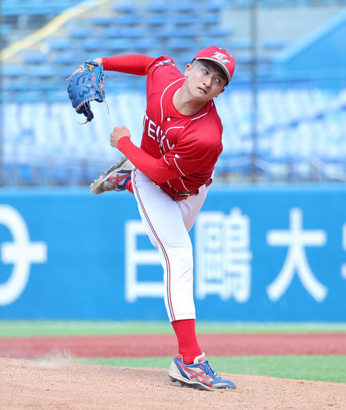 帝京大対関学大 力投する帝京大先発の栄(撮影・鈴木正人)