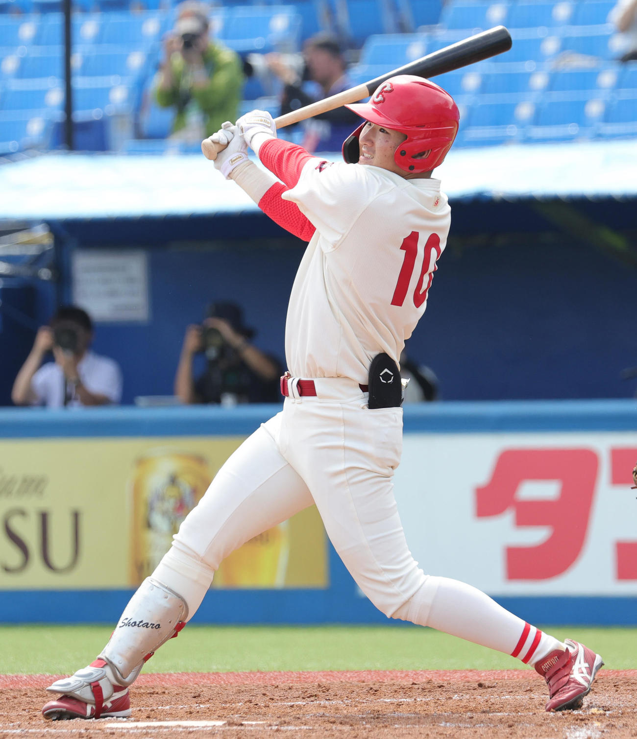 中京大対中部学院大　1回裏中部学院大1死二塁、左飛に倒れる森（撮影・野上伸悟）