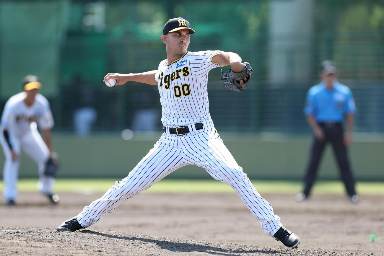 ウエスタン・リーグのオリックス戦で力投する阪神ゲラ（撮影・前田充）