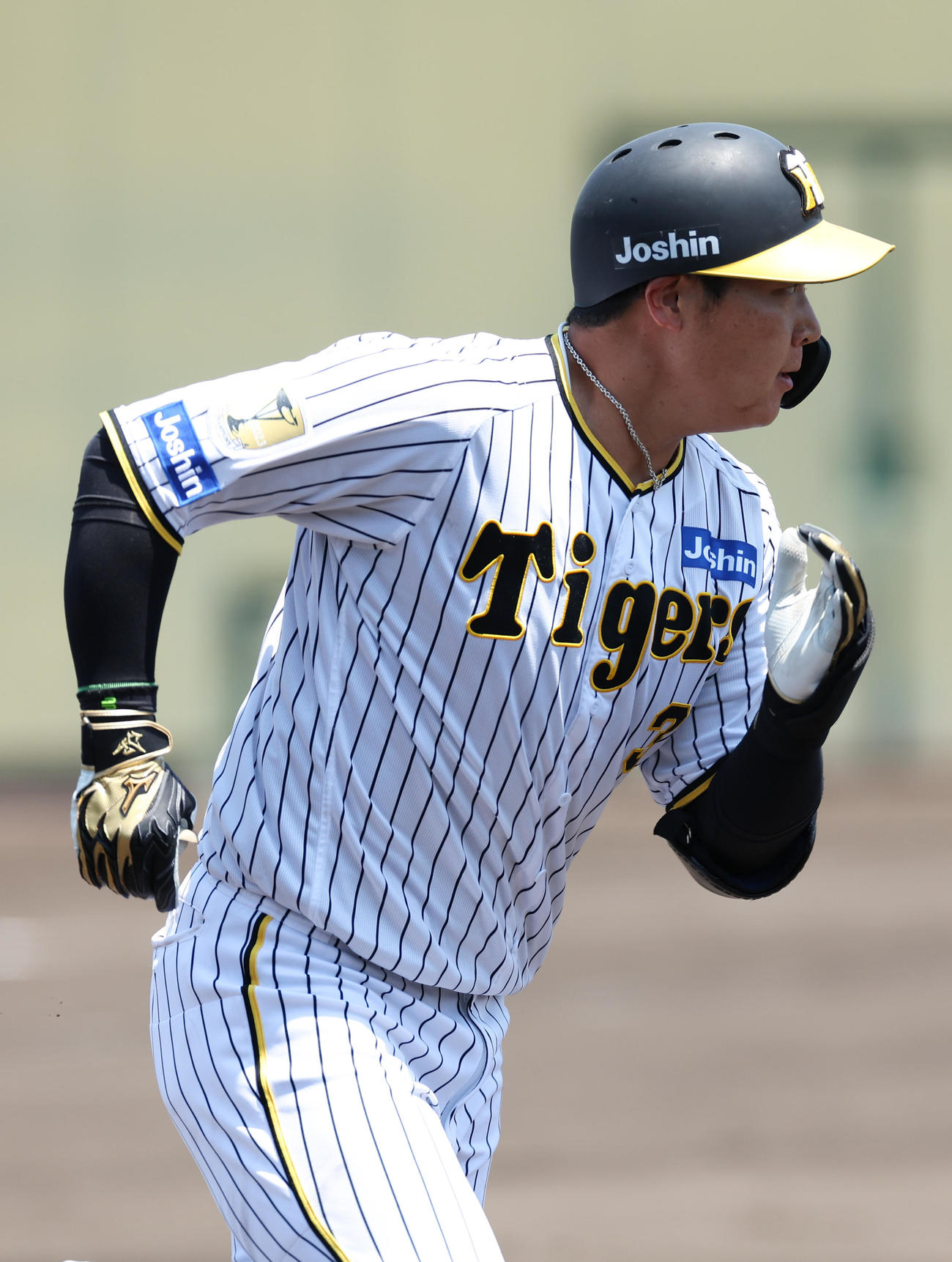 ウエスタン・リーグのオリックス戦で中前打を放つ阪神大山（撮影・前田充）