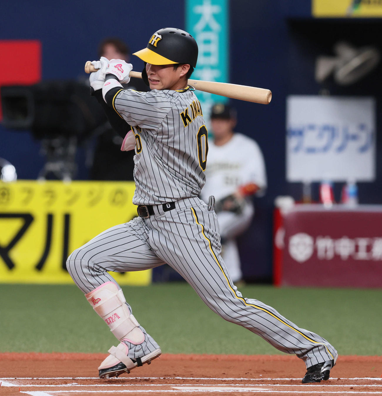 オリックス対阪神　6回表阪神1死、木浪はチーム初安打の中前打を放つ（撮影・加藤哉）