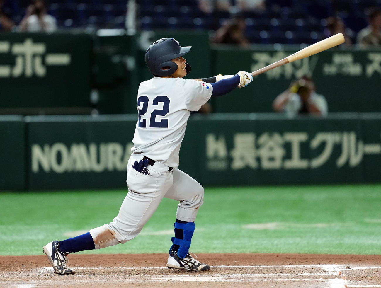 和歌山大対東日本国際大　7回裏東日本国際大2死二塁、先制の中前適時打を放つ三井（撮影・たえ見朱実）