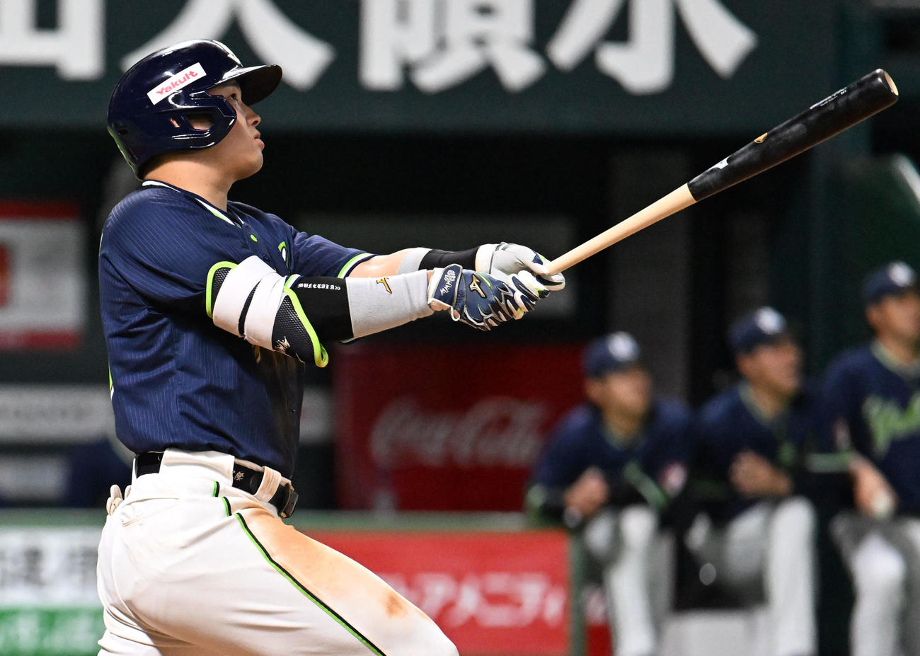 ソフトバンク対ヤクルト　5回表ヤクルト1死一、二塁、村上は3点本塁打を放つ（撮影・林敢治）