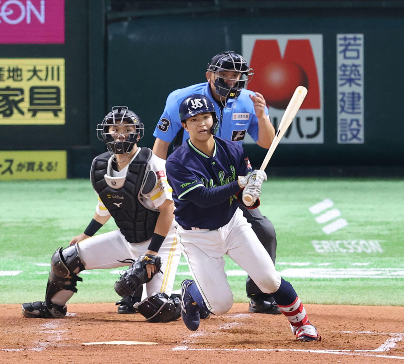 ソフトバンク対ヤクルト　4回表ヤクルト2死満塁、鈴木は左前に勝ち越しとなる適時打を放つ（撮影・梅根麻紀）
