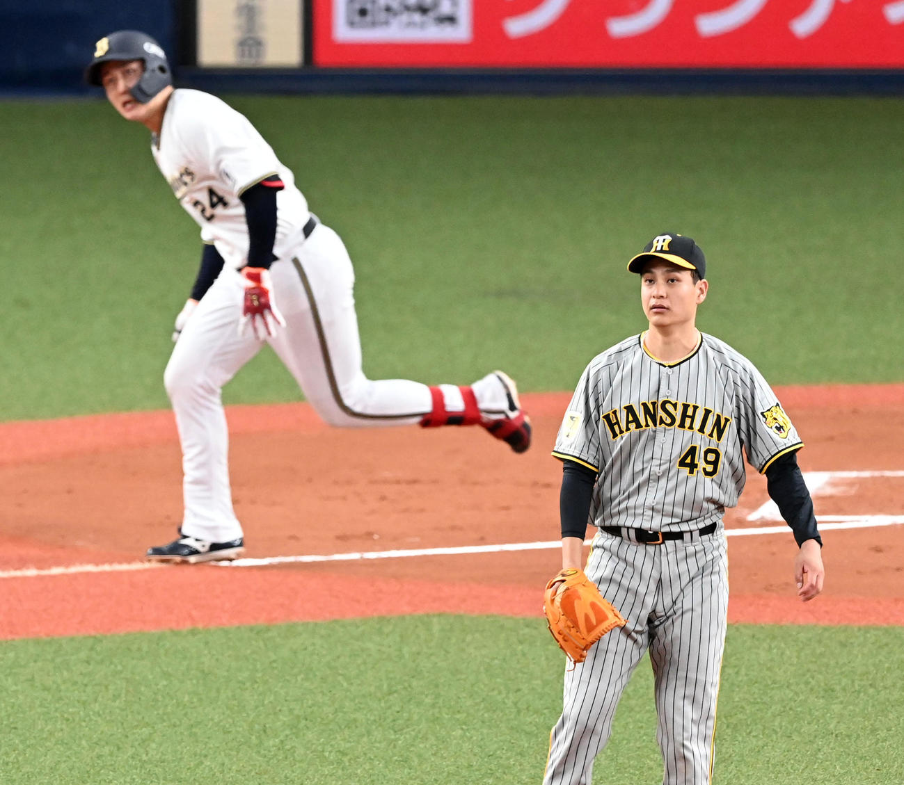 オリックス対阪神　6回裏オリックス1死一塁、紅林に中適時二塁打を打たれた大竹（撮影・前岡正明）