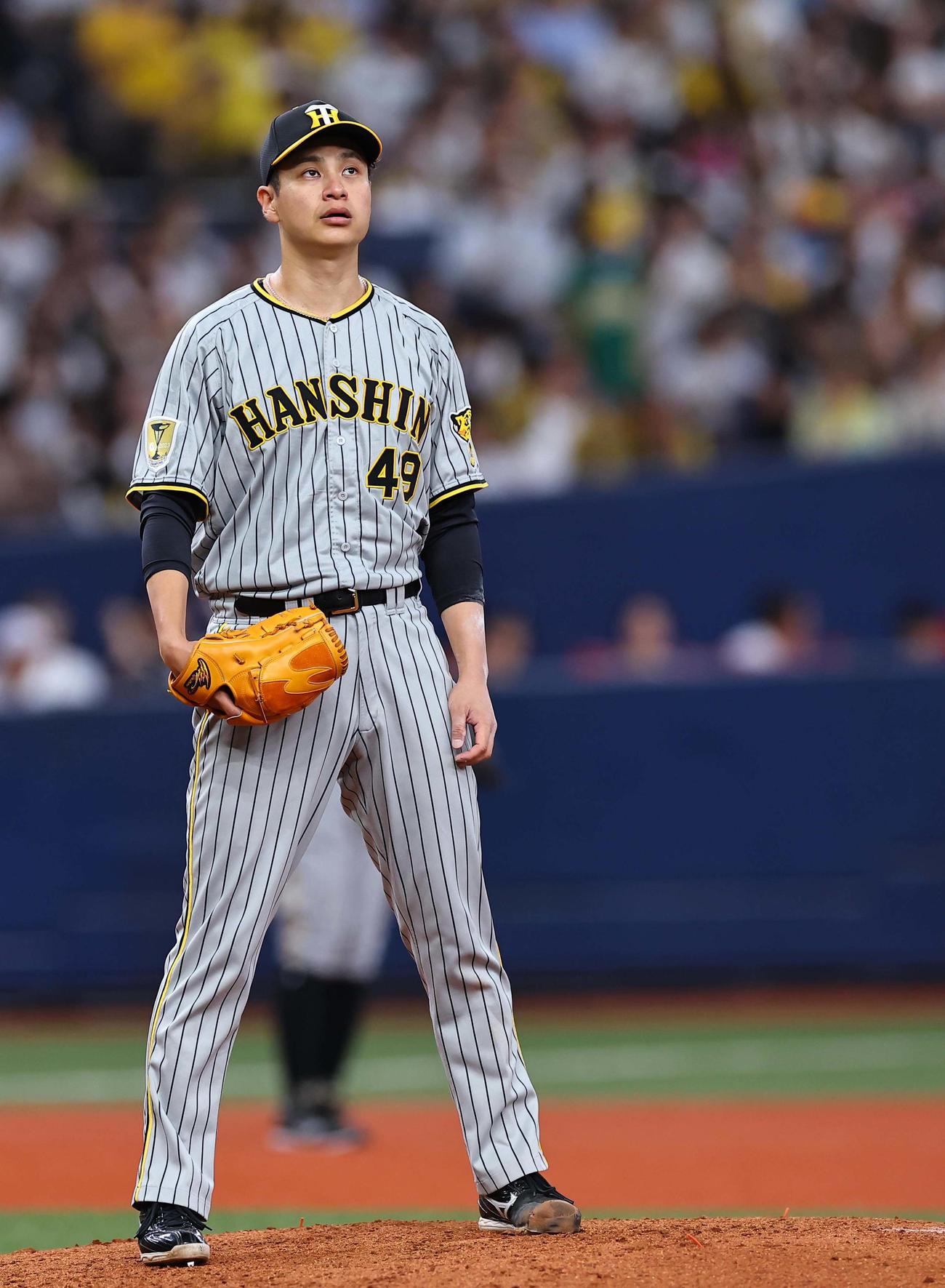 オリックス対阪神　4回、3失点した大竹はマウンドで呆然とする（撮影・上田博志）