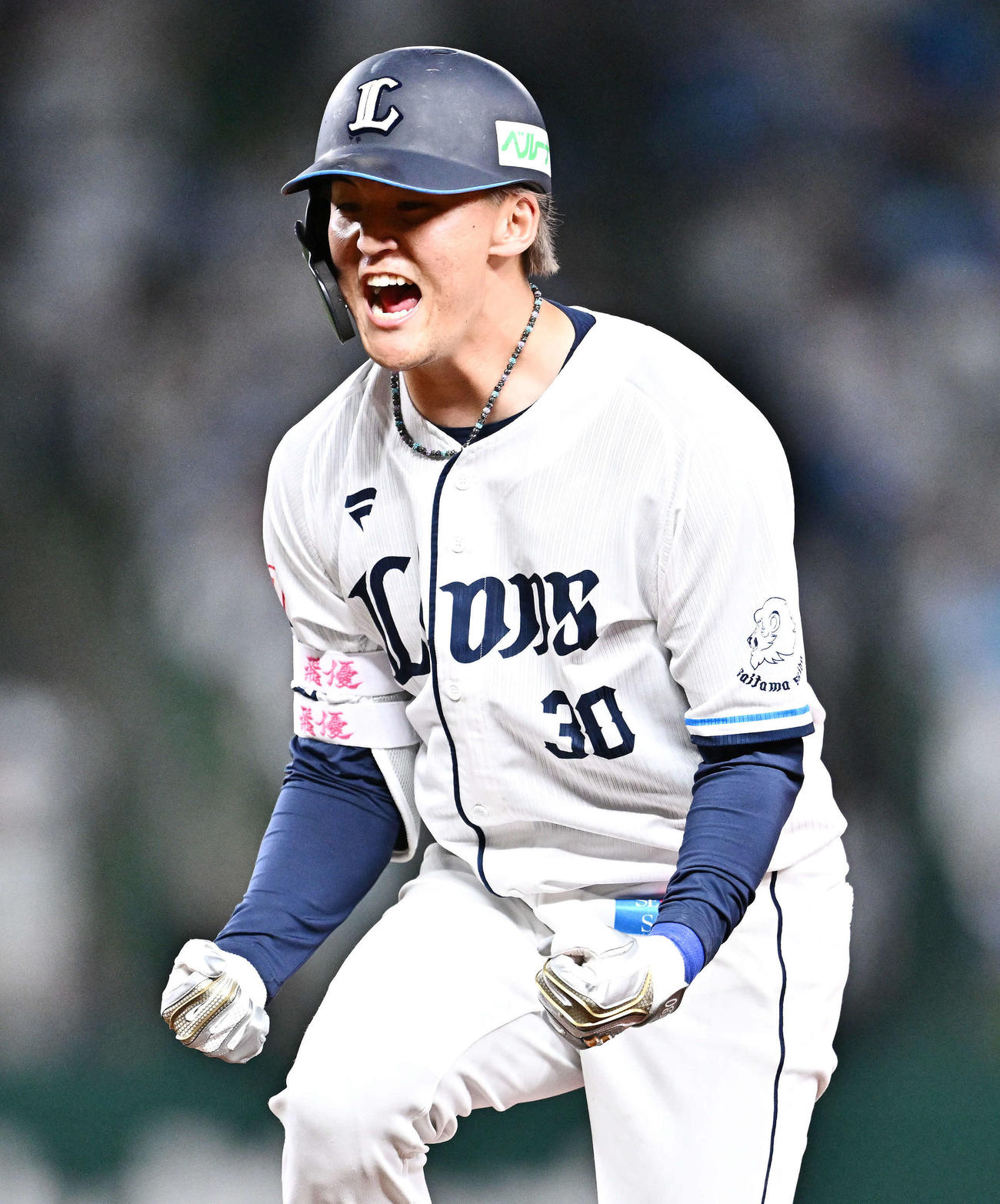 西武対広島　5回裏西武2死三塁、先制中前適時打を放ち雄たけびを上げる元山（撮影・滝沢徹郎）