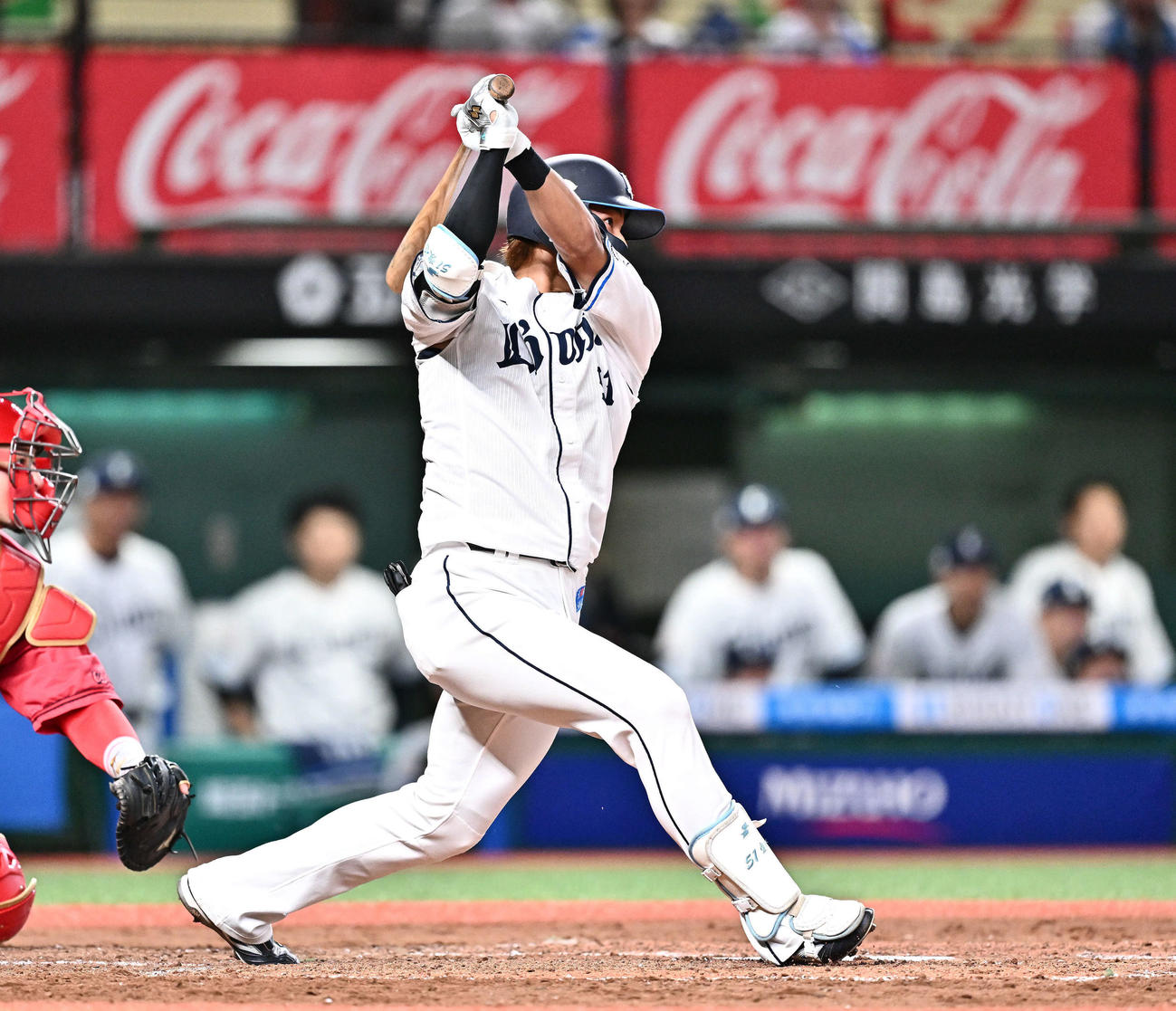 西武対広島　5回裏西武2死一、二塁、西川は右翼に2点適時三塁打を放つ（撮影・滝沢徹郎）