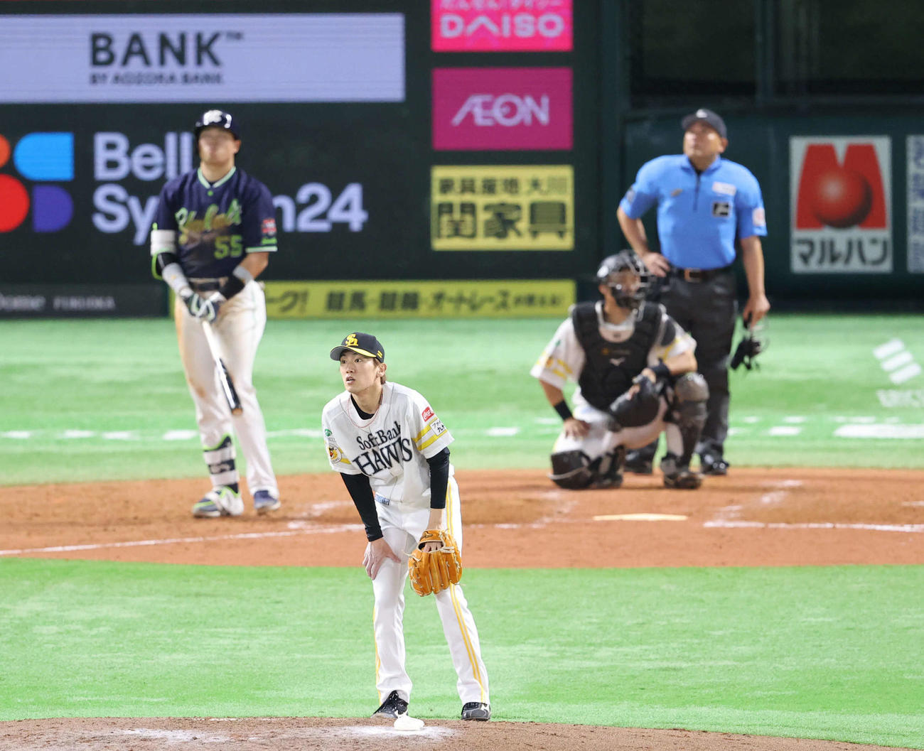 ソフトバンク対ヤクルト　5回表ヤクルト1死一、二塁、村上に右中間3点本塁打を浴びた大津（撮影・梅根麻紀）